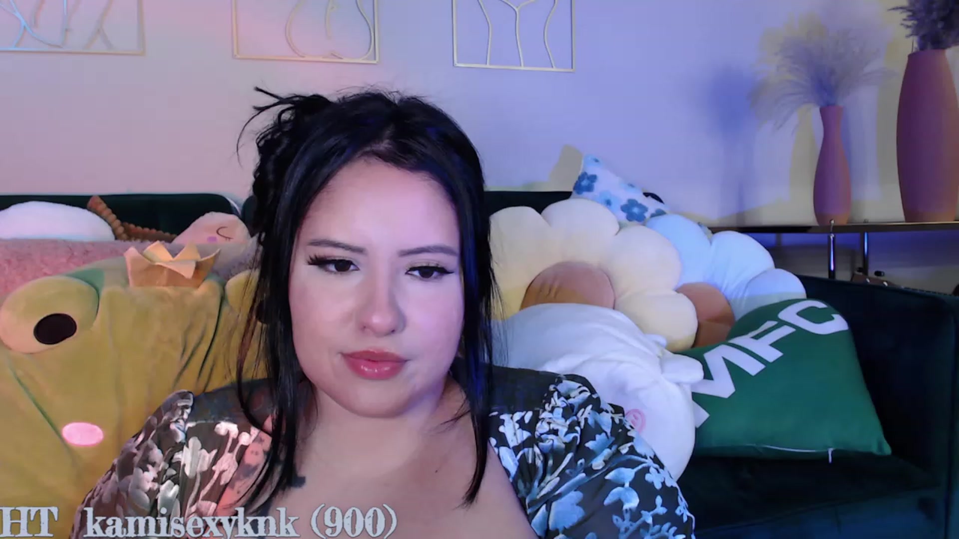 Gallery image thumbnail from Kamila__'s myfreecams stream on, 05/02/2023, 02:48 image 18 of 20