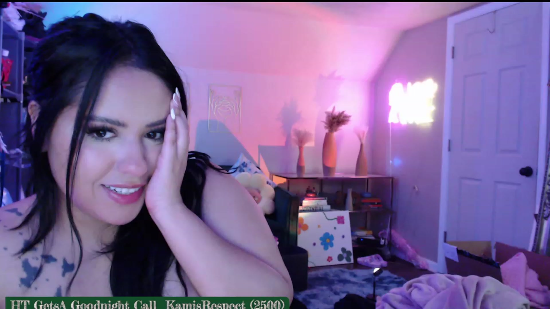 Gallery image thumbnail from Kamila__'s myfreecams stream on, 05/14/2023, 08:20 image 15 of 20