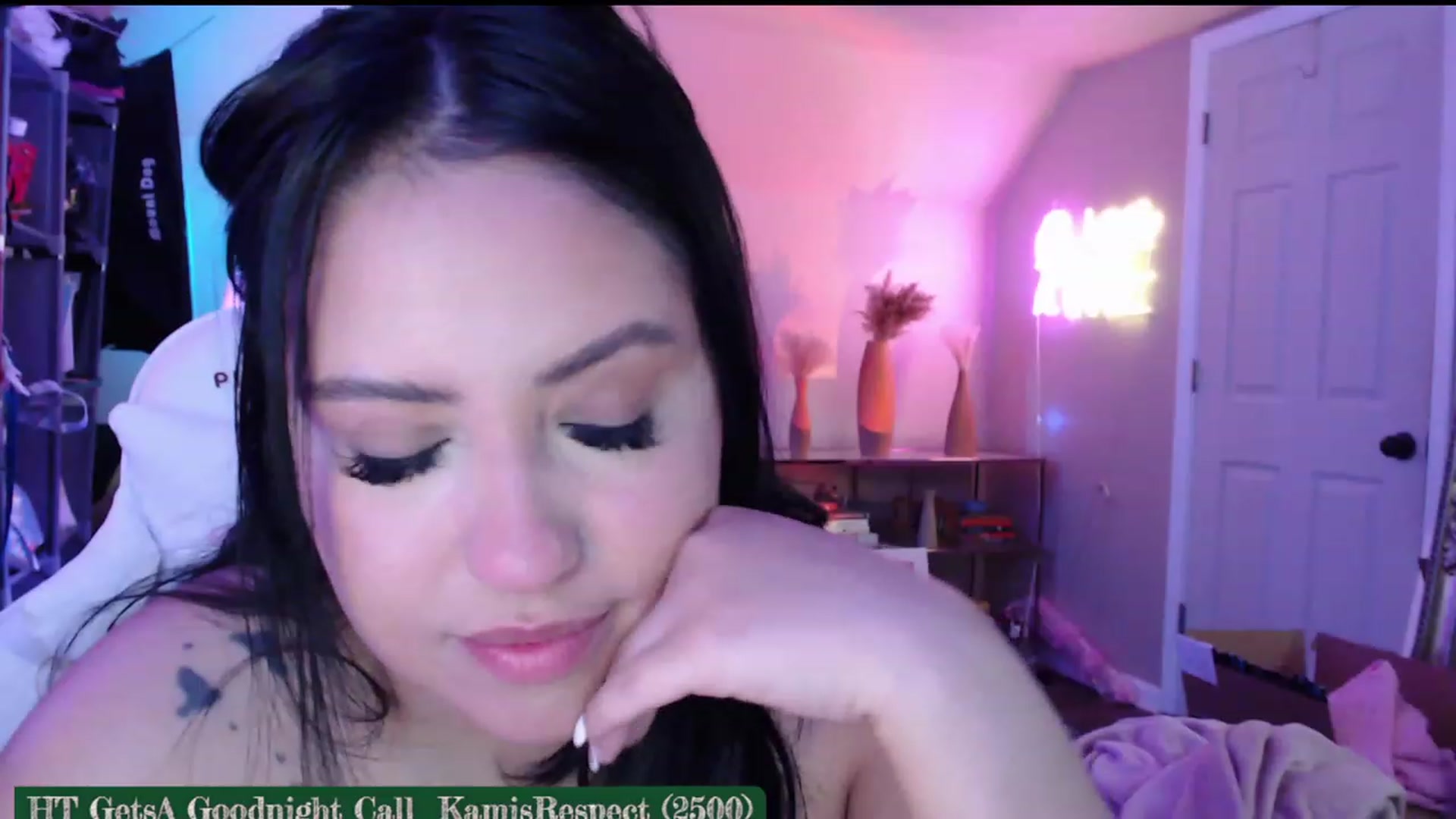 Gallery image thumbnail from Kamila__'s myfreecams stream on, 05/14/2023, 08:20 image 17 of 20