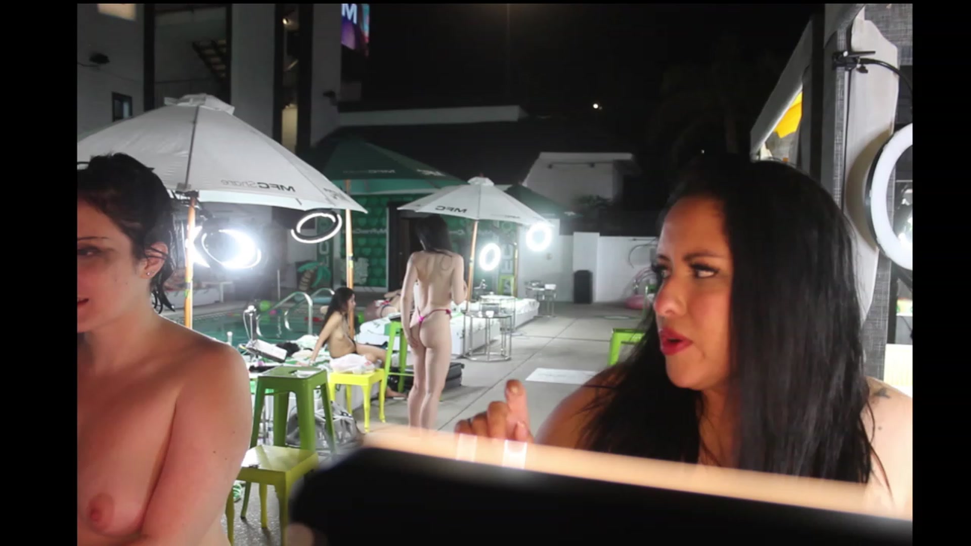 Gallery image thumbnail from Kamila__'s myfreecams stream on, 05/23/2023, 07:23 image 11 of 20