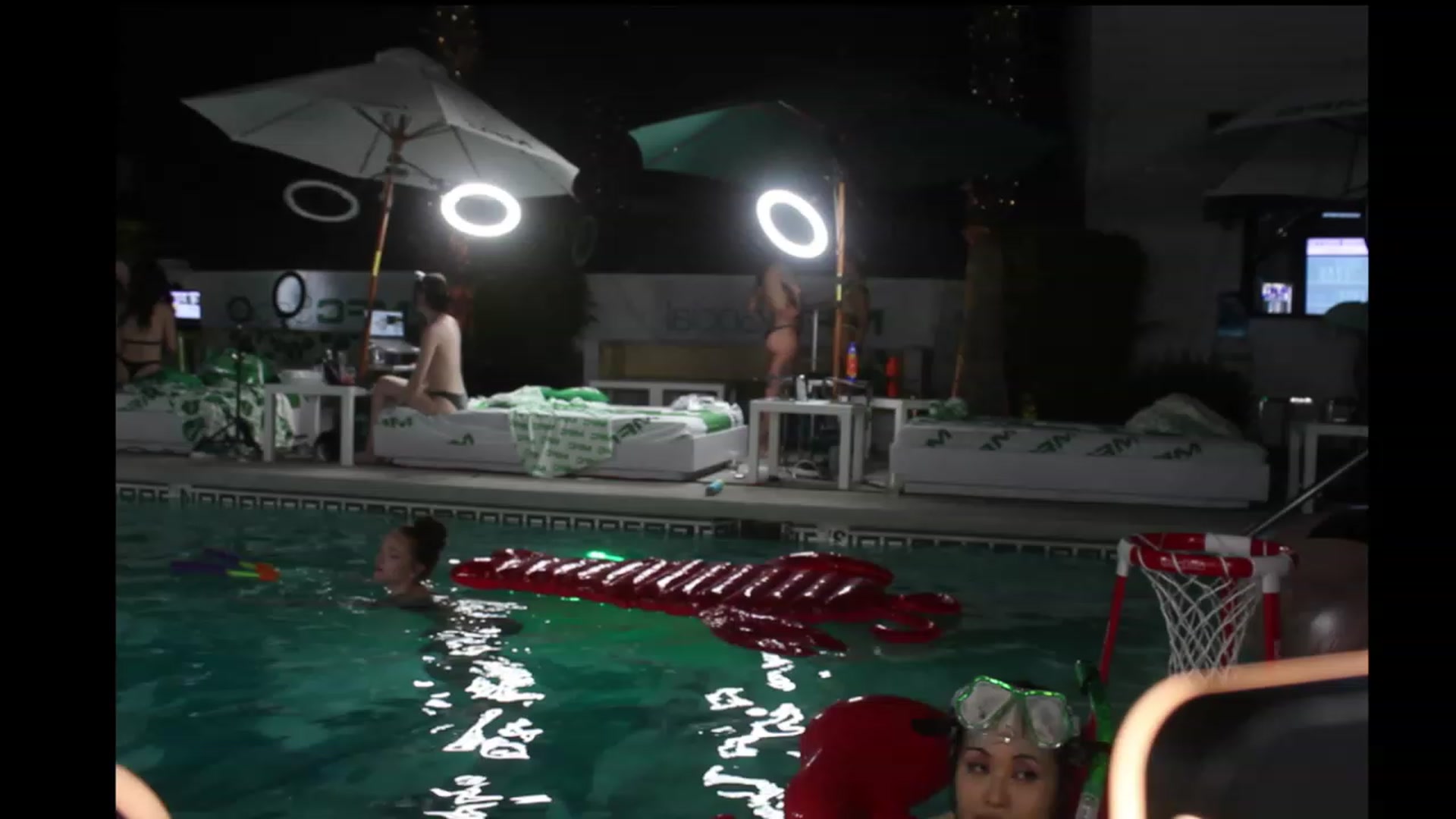 Gallery image thumbnail from Kamila__'s myfreecams stream on, 05/23/2023, 09:39 image 1 of 20
