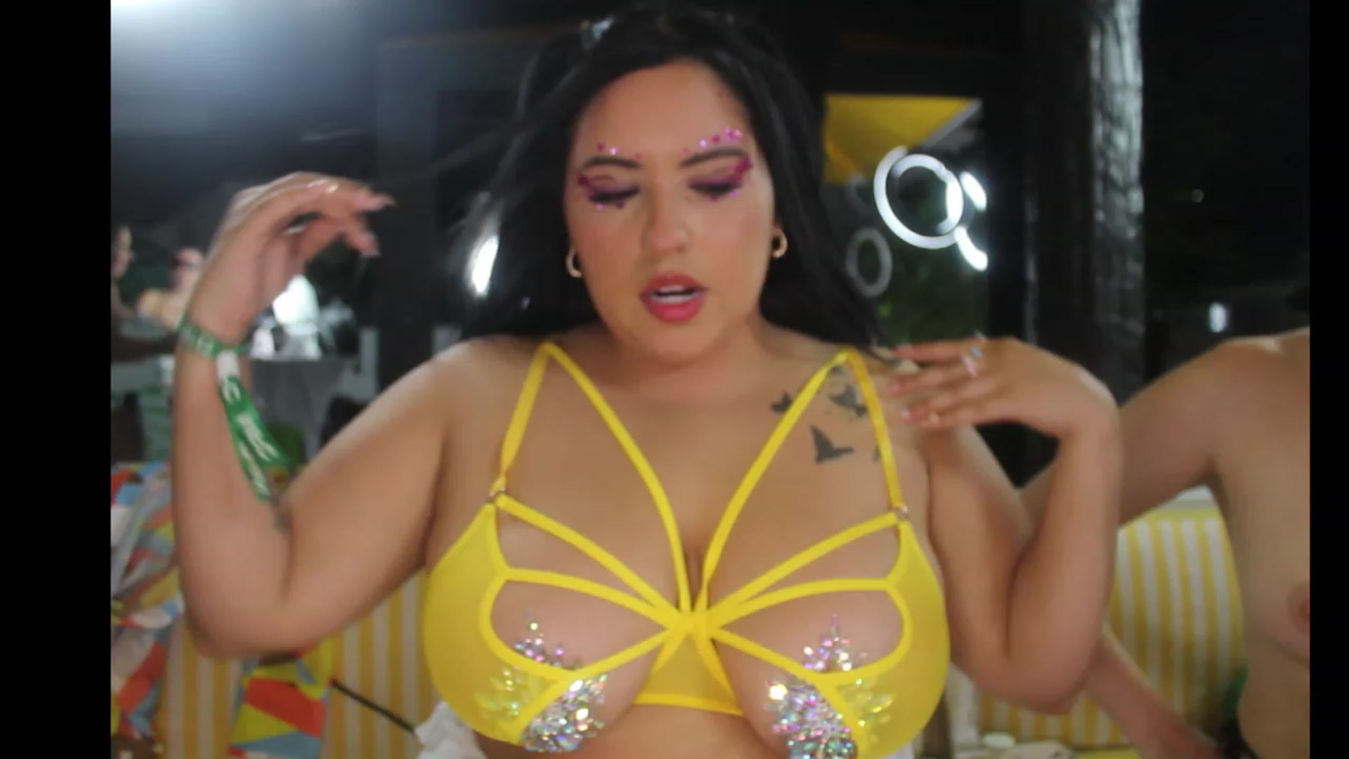Gallery image thumbnail from Kamila__'s myfreecams stream on, 05/25/2023, 05:18 image 7 of 20