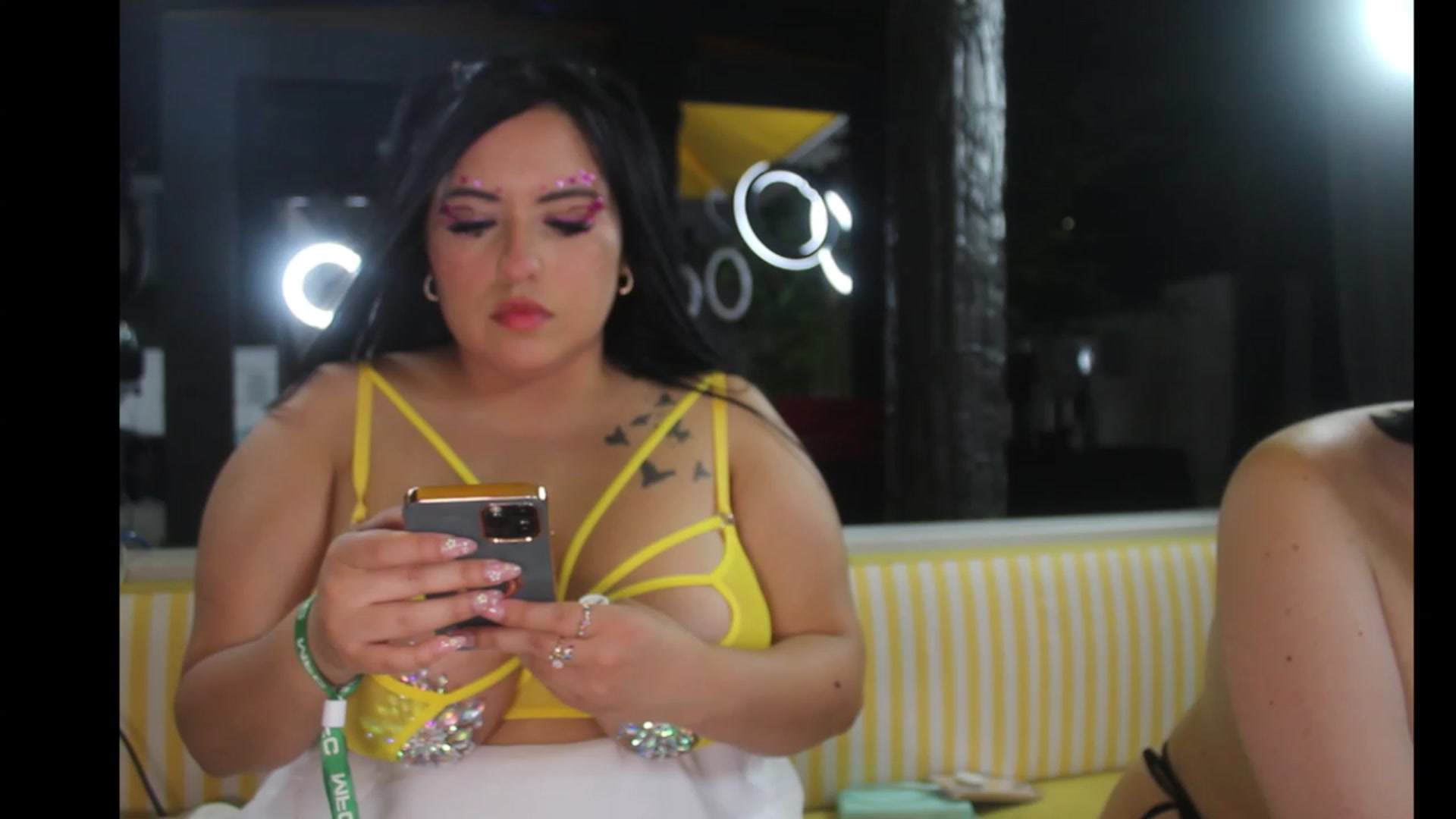 Gallery image thumbnail from Kamila__'s myfreecams stream on, 05/25/2023, 05:18 image 17 of 20