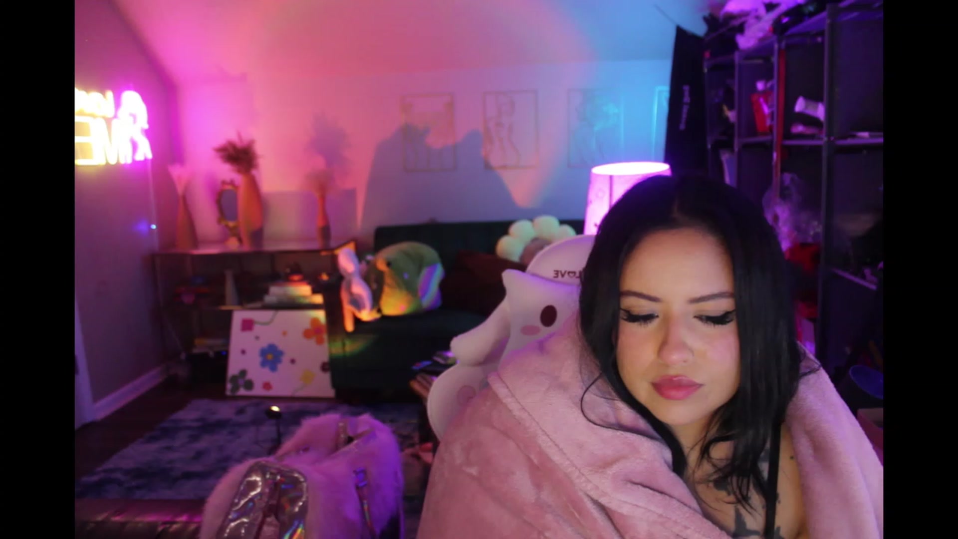 Gallery image thumbnail from Kamila__'s myfreecams stream on, 05/27/2023, 07:35 image 19 of 20