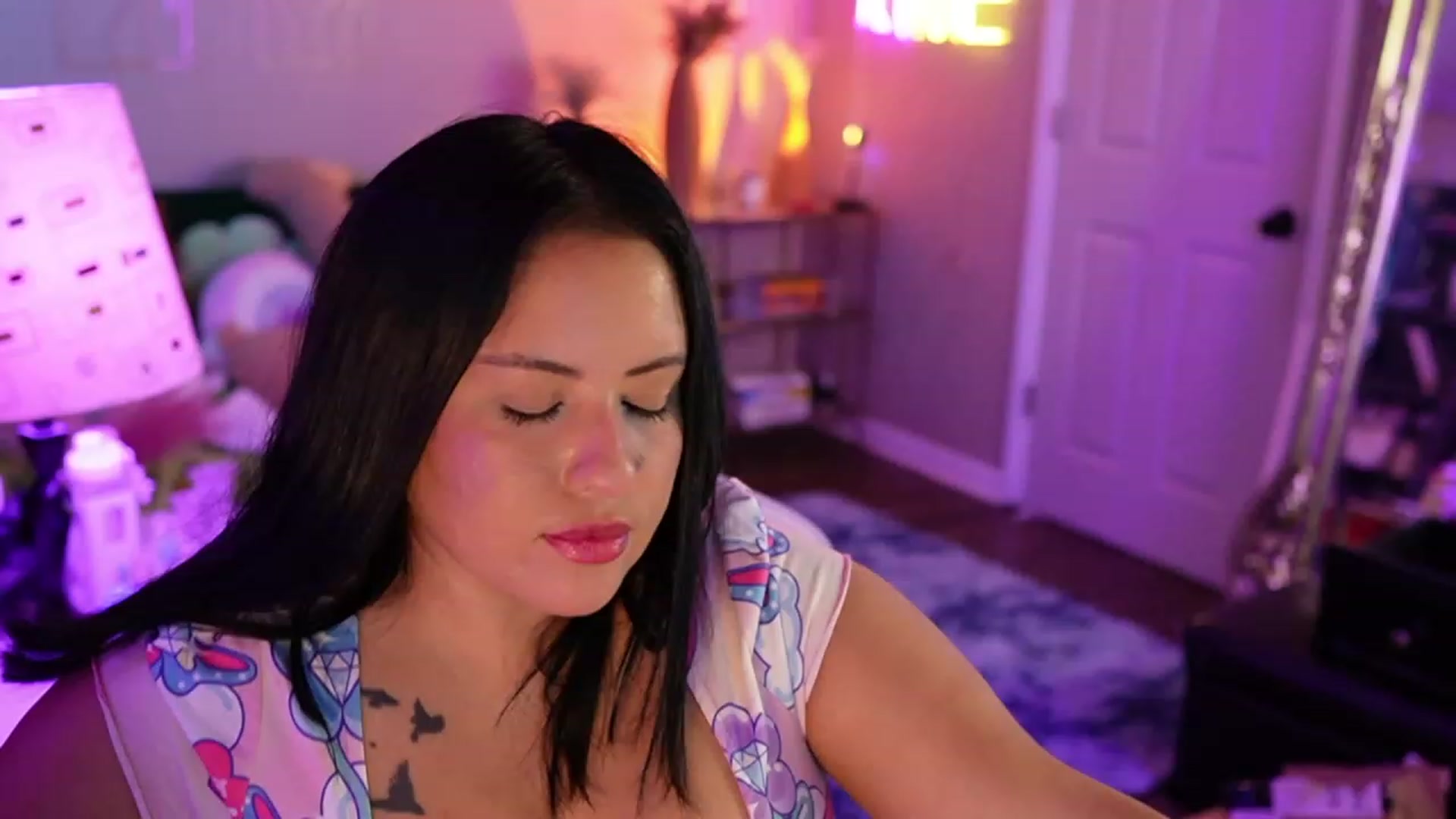 Gallery image thumbnail from Kamila__'s myfreecams stream on, 06/19/2023, 06:55 image 19 of 20