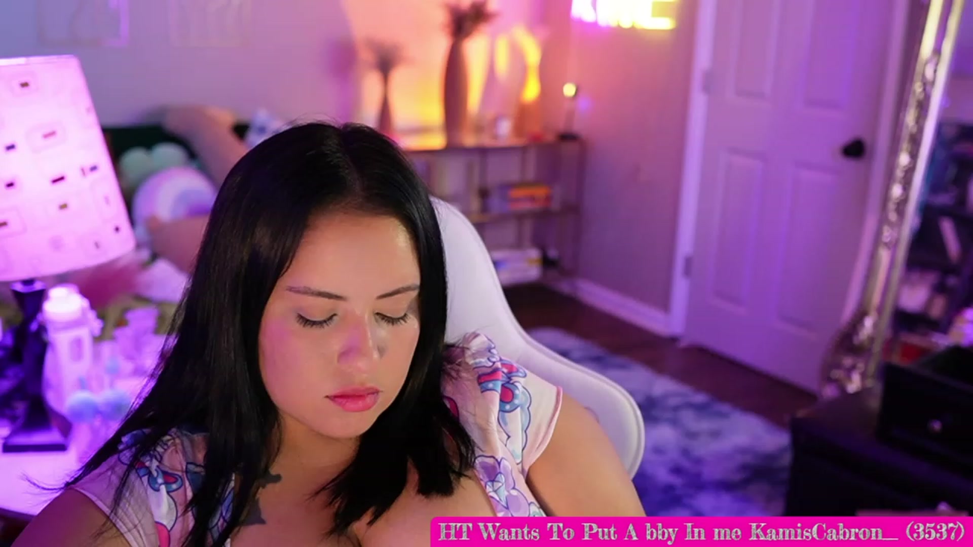 Gallery image thumbnail from Kamila__'s myfreecams stream on, 06/19/2023, 06:55 image 4 of 20