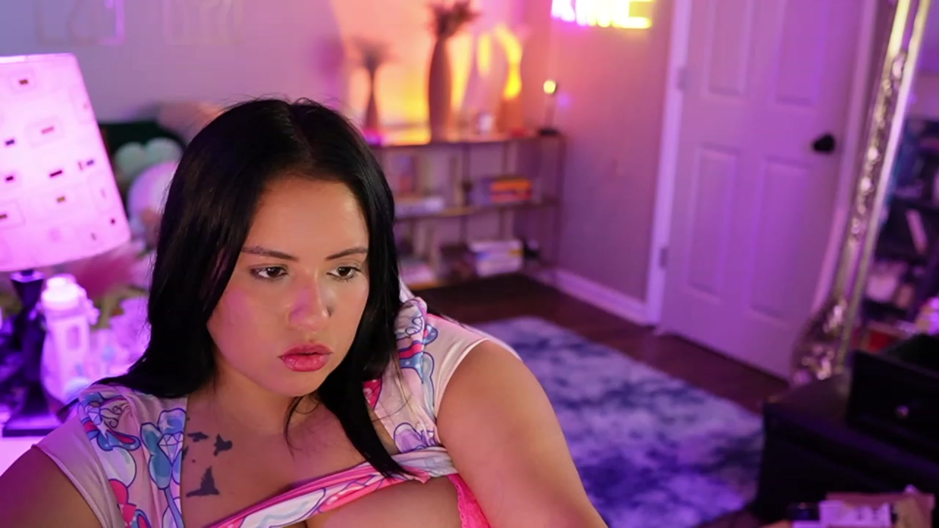 Gallery image thumbnail from Kamila__'s myfreecams stream on, 06/19/2023, 06:55 image 15 of 20