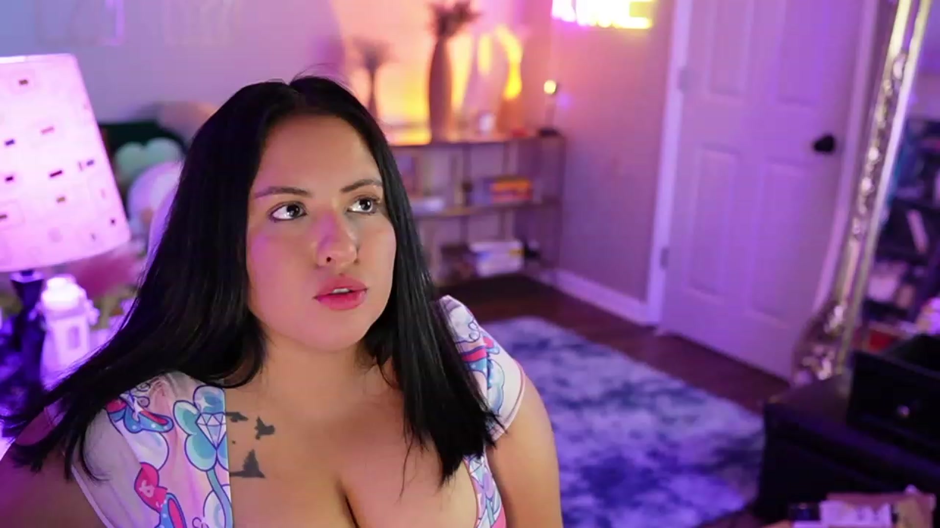 Gallery image thumbnail from Kamila__'s myfreecams stream on, 06/19/2023, 06:55 image 9 of 20