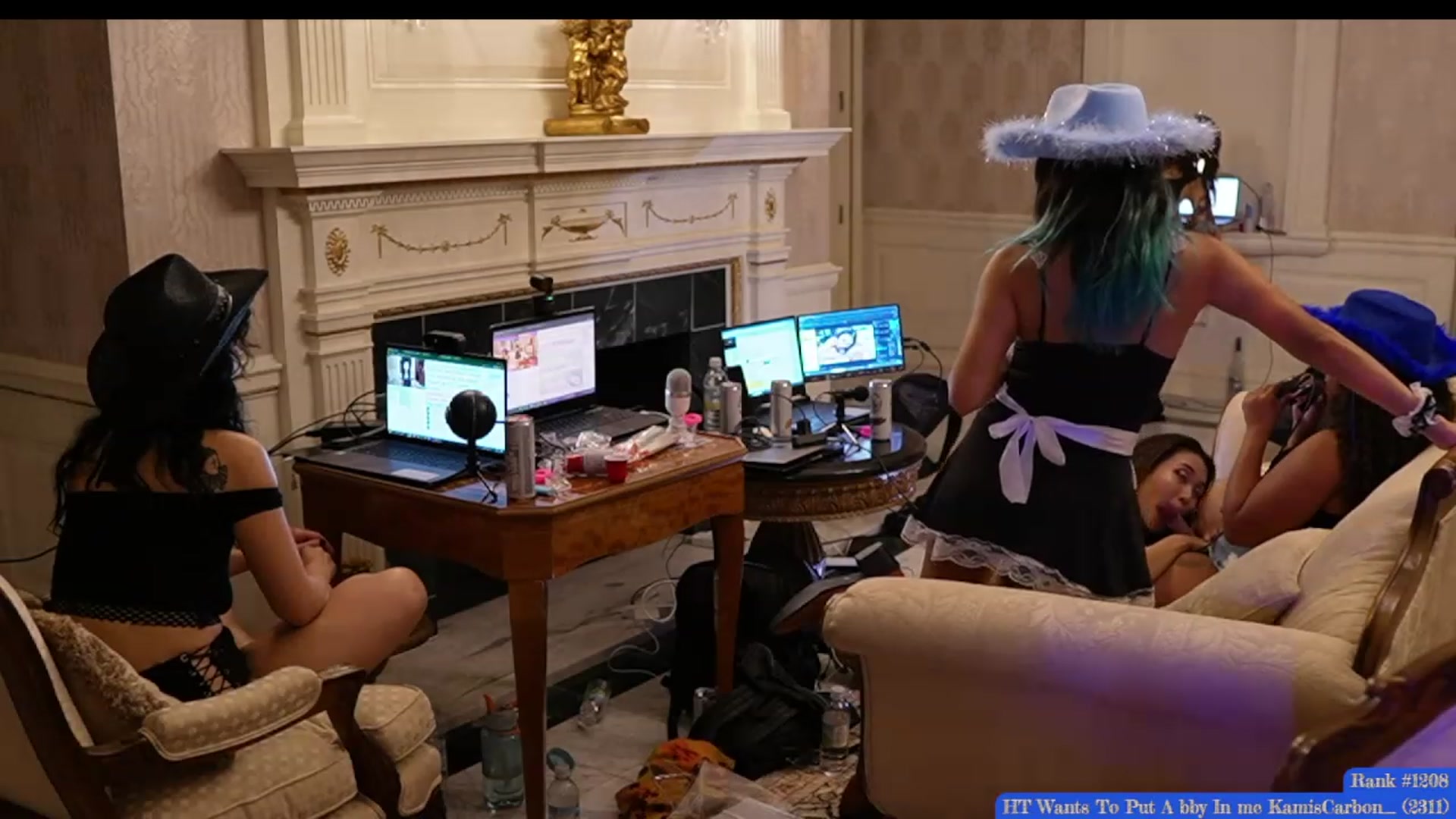 Gallery image thumbnail from Kamila__'s myfreecams stream on, 06/24/2023, 05:09 image 10 of 20