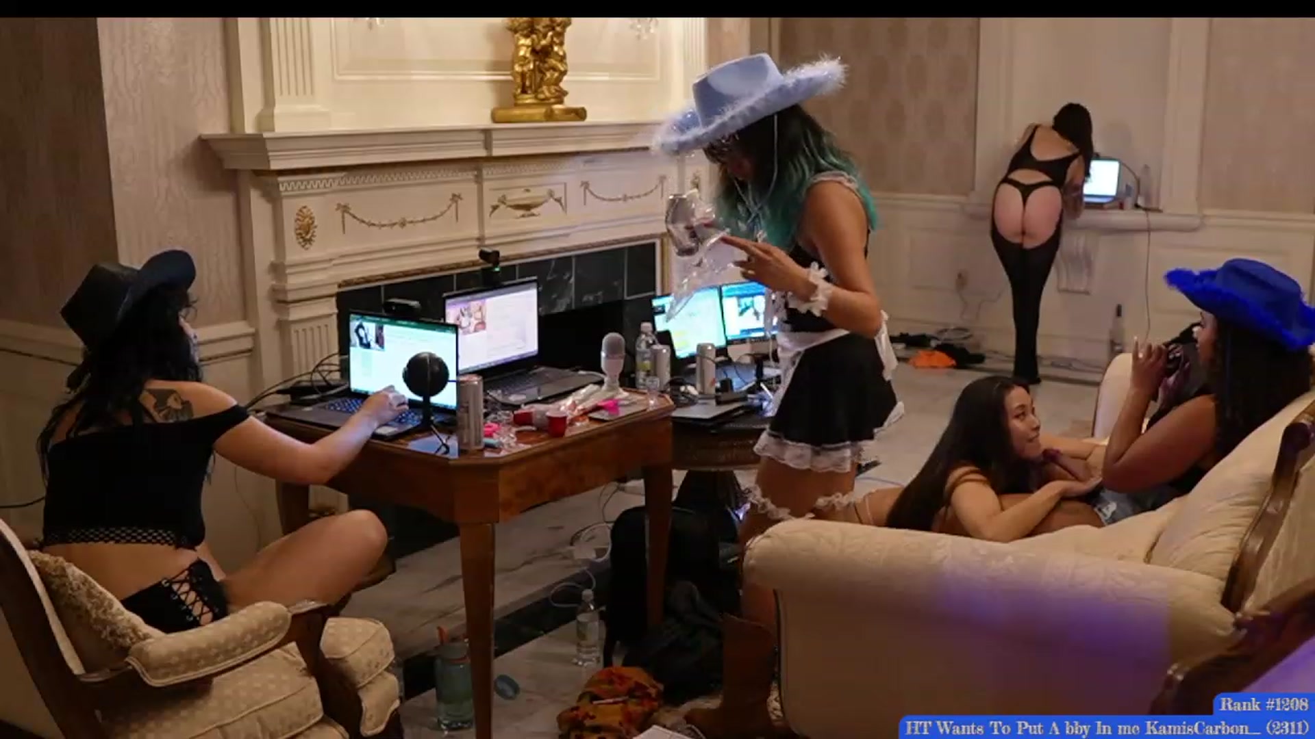 Gallery image thumbnail from Kamila__'s myfreecams stream on, 06/24/2023, 05:09 image 13 of 20