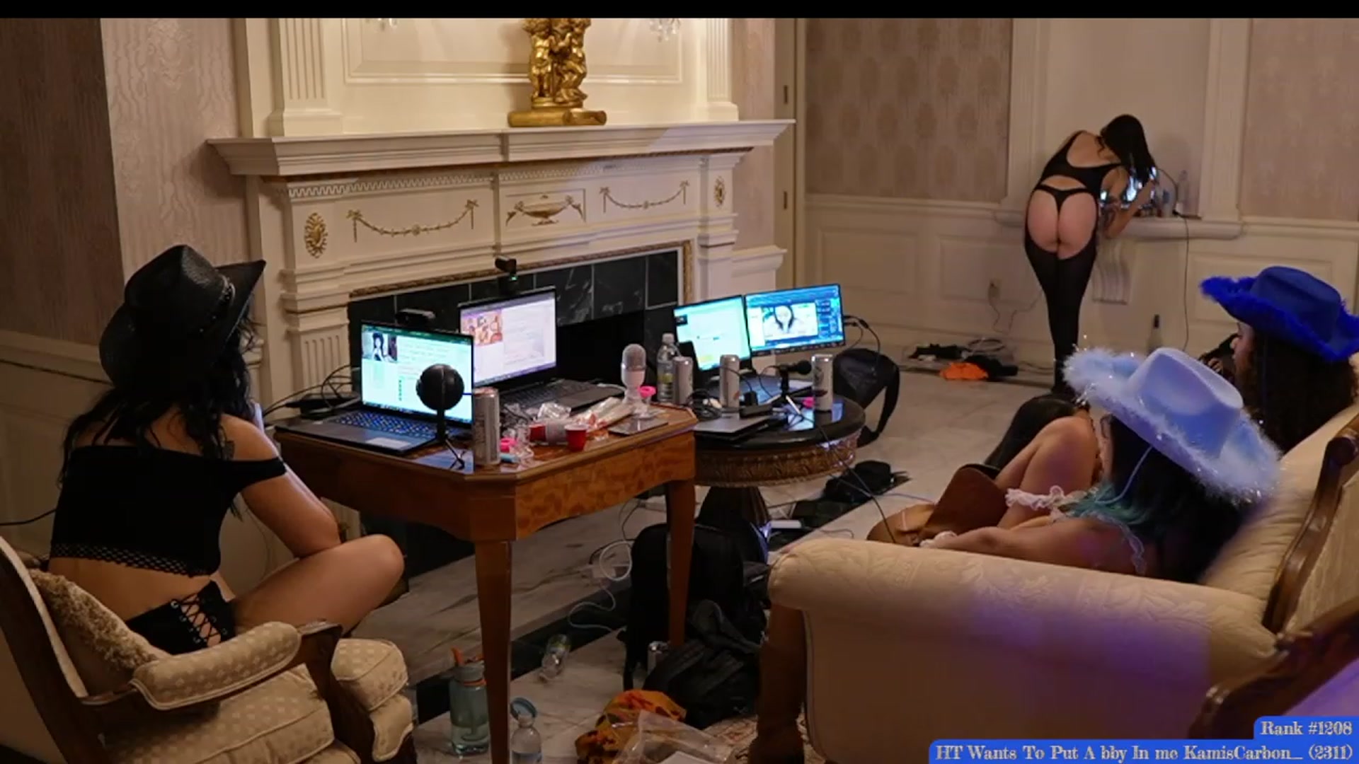 Gallery image thumbnail from Kamila__'s myfreecams stream on, 06/24/2023, 05:09 image 11 of 20