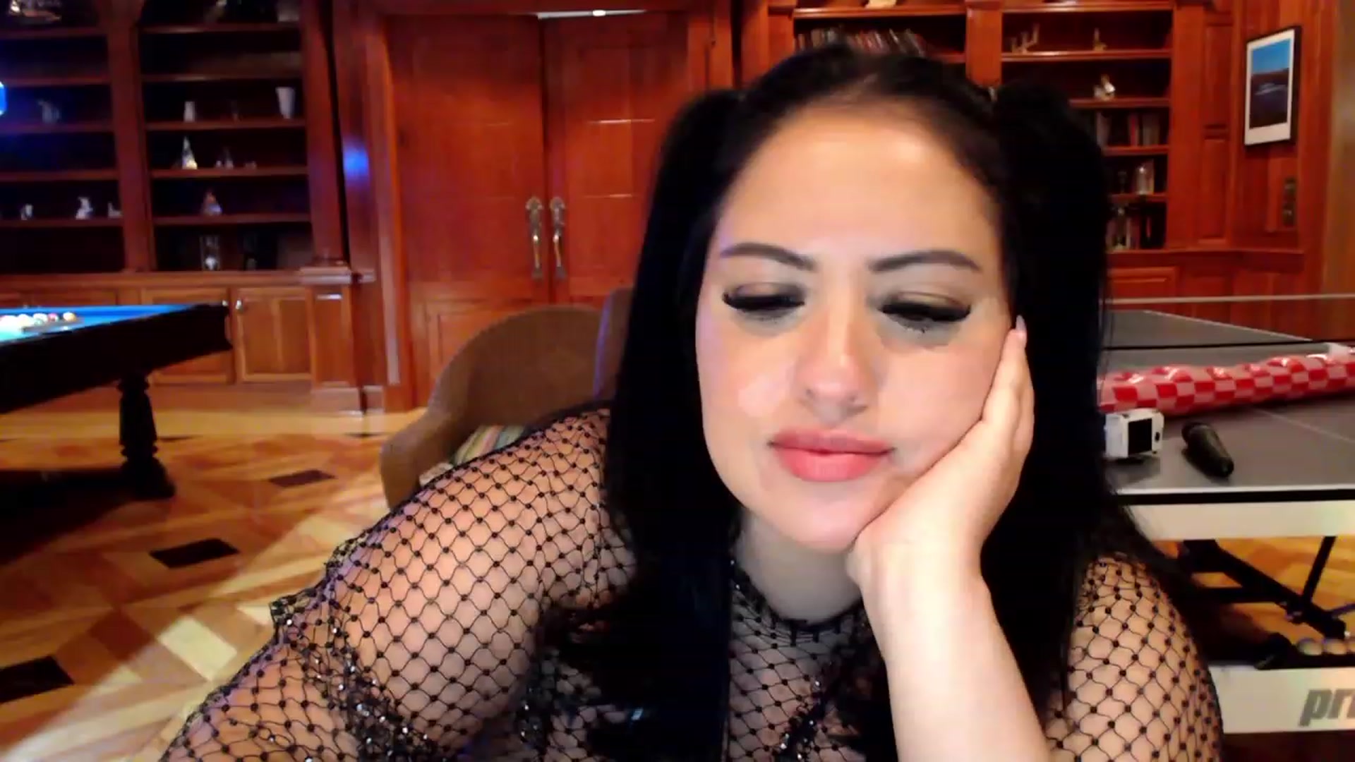 Gallery image thumbnail from Kamila__'s myfreecams stream on, 06/25/2023, 10:57 image 1 of 20
