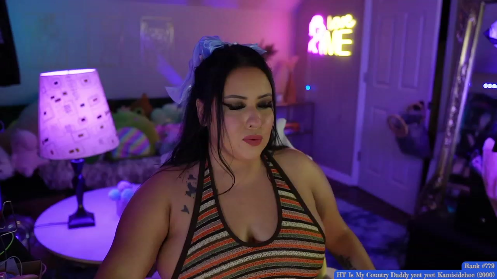 Gallery image thumbnail from Kamila__'s myfreecams stream on, 07/01/2023, 02:37 image 10 of 20