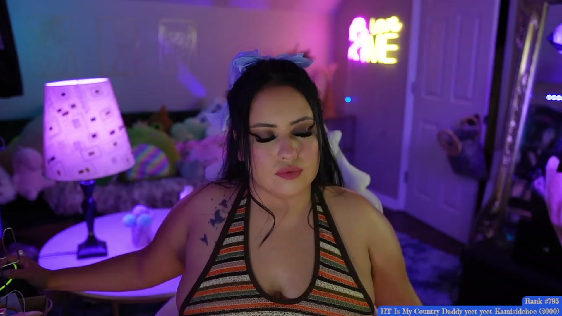 Gallery image thumbnail from Kamila__'s myfreecams stream on, 07/01/2023, 02:37 image 8 of 20