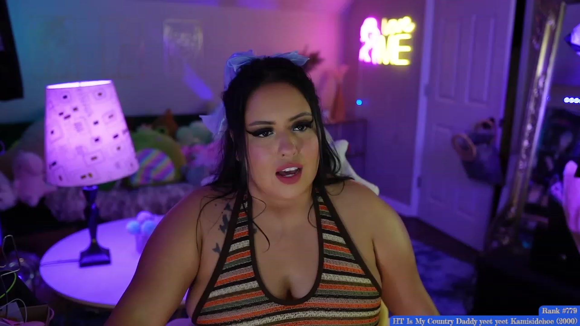 Gallery image thumbnail from Kamila__'s myfreecams stream on, 07/01/2023, 02:37 image 14 of 20