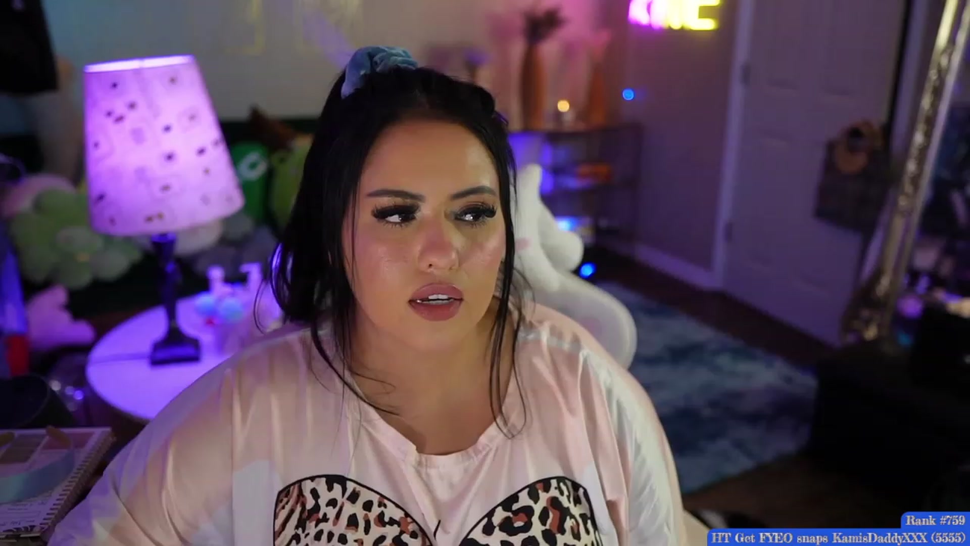 Gallery image thumbnail from Kamila__'s myfreecams stream on, 07/04/2023, 06:21 image 18 of 20
