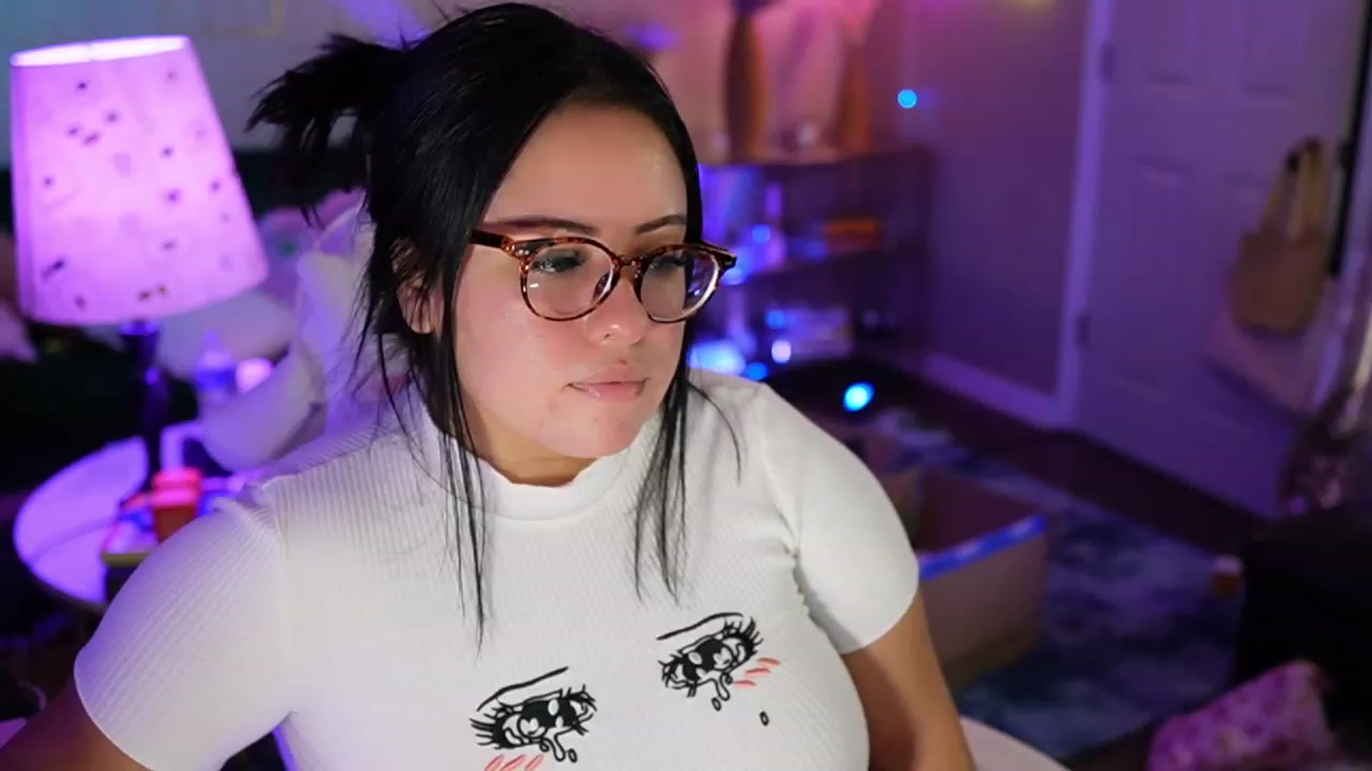 Gallery image thumbnail from Kamila__'s myfreecams stream on, 07/10/2023, 09:13 image 1 of 20