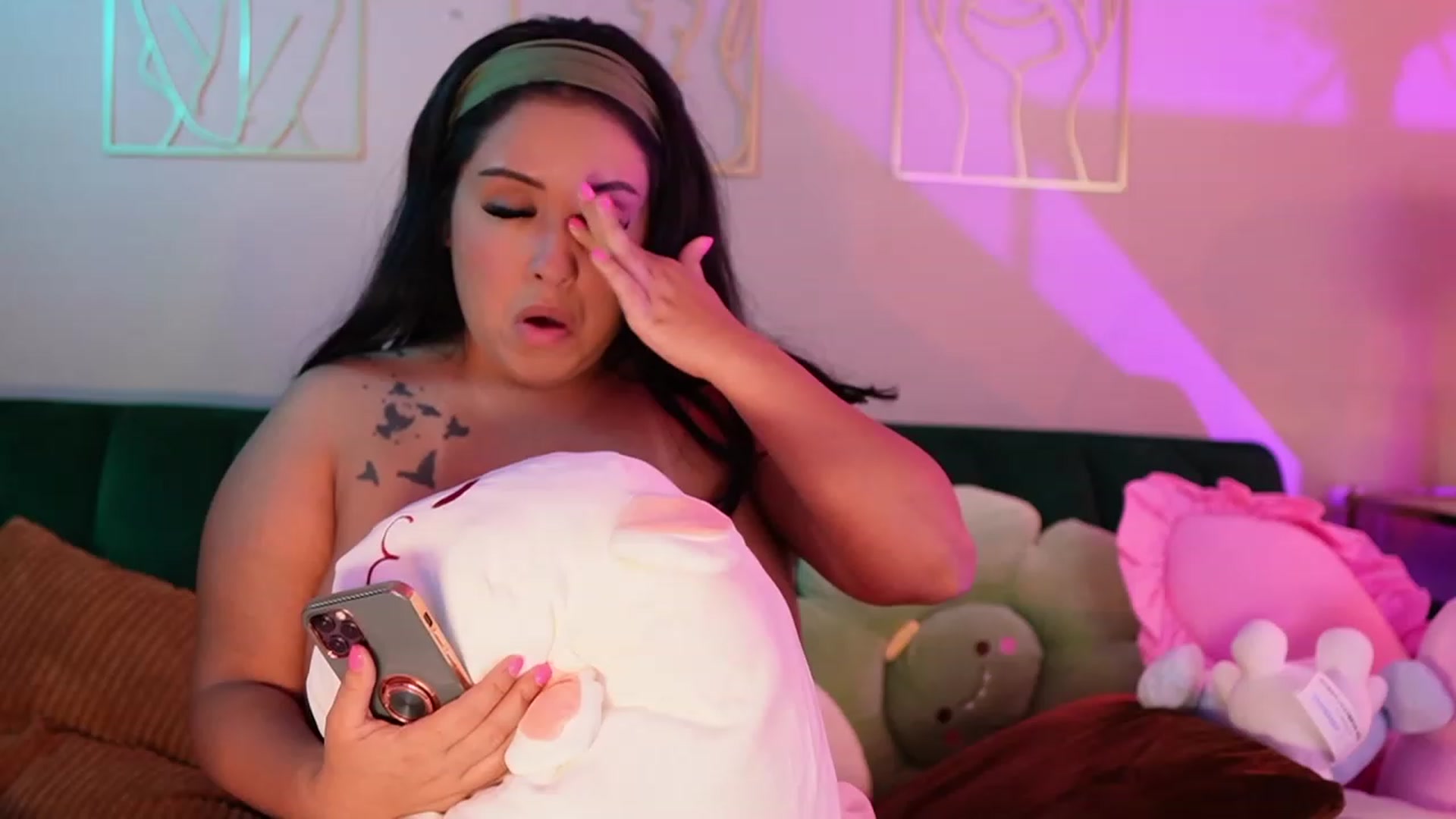 Gallery image thumbnail from Kamila__'s myfreecams stream on, 07/19/2023, 06:11 image 6 of 20