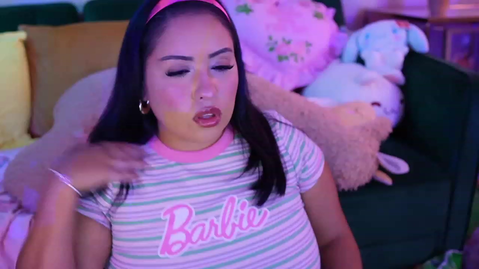 Gallery image thumbnail from Kamila__'s myfreecams stream on, 07/29/2023, 04:51 image 2 of 20