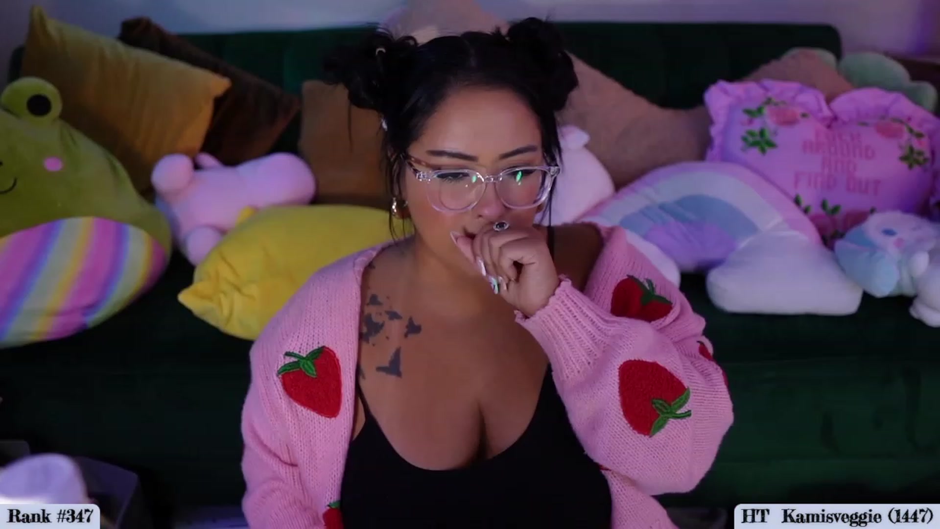 Gallery image thumbnail from Kamila__'s myfreecams stream on, 07/31/2023, 01:35 image 11 of 20