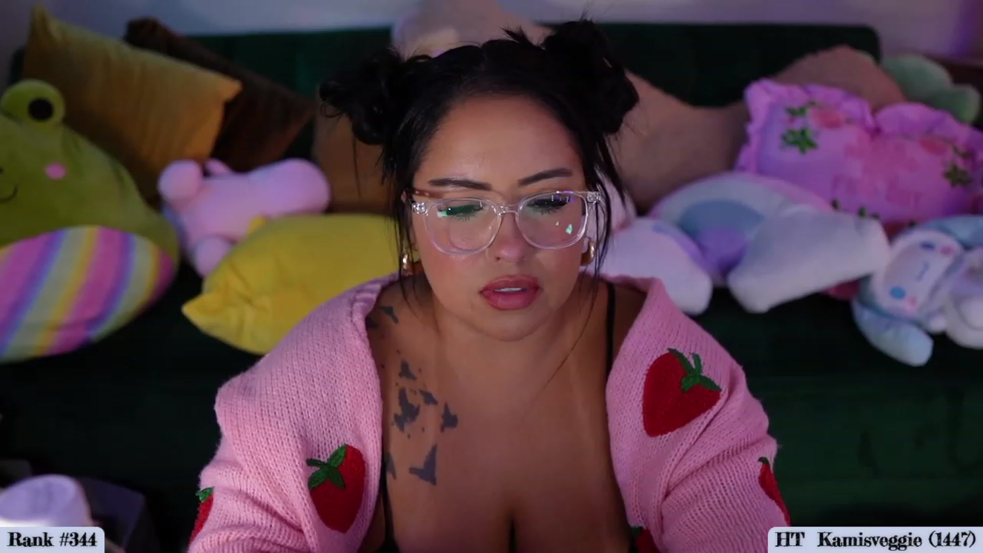 Gallery image thumbnail from Kamila__'s myfreecams stream on, 07/31/2023, 01:35 image 12 of 20