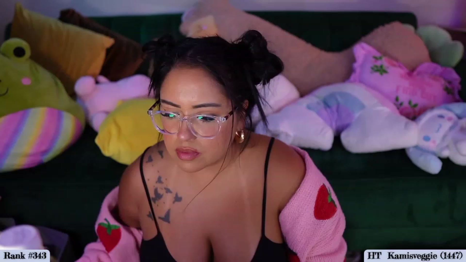 Gallery image thumbnail from Kamila__'s myfreecams stream on, 07/31/2023, 01:35 image 17 of 20
