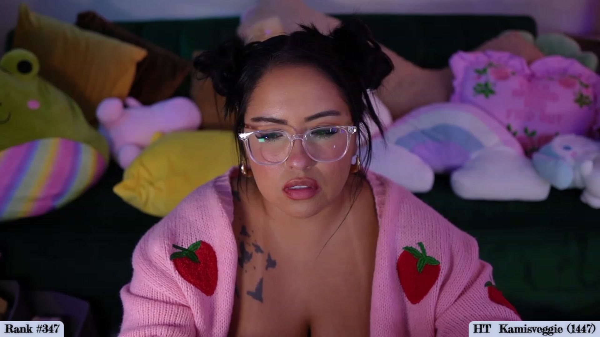 Gallery image thumbnail from Kamila__'s myfreecams stream on, 07/31/2023, 01:35 image 10 of 20