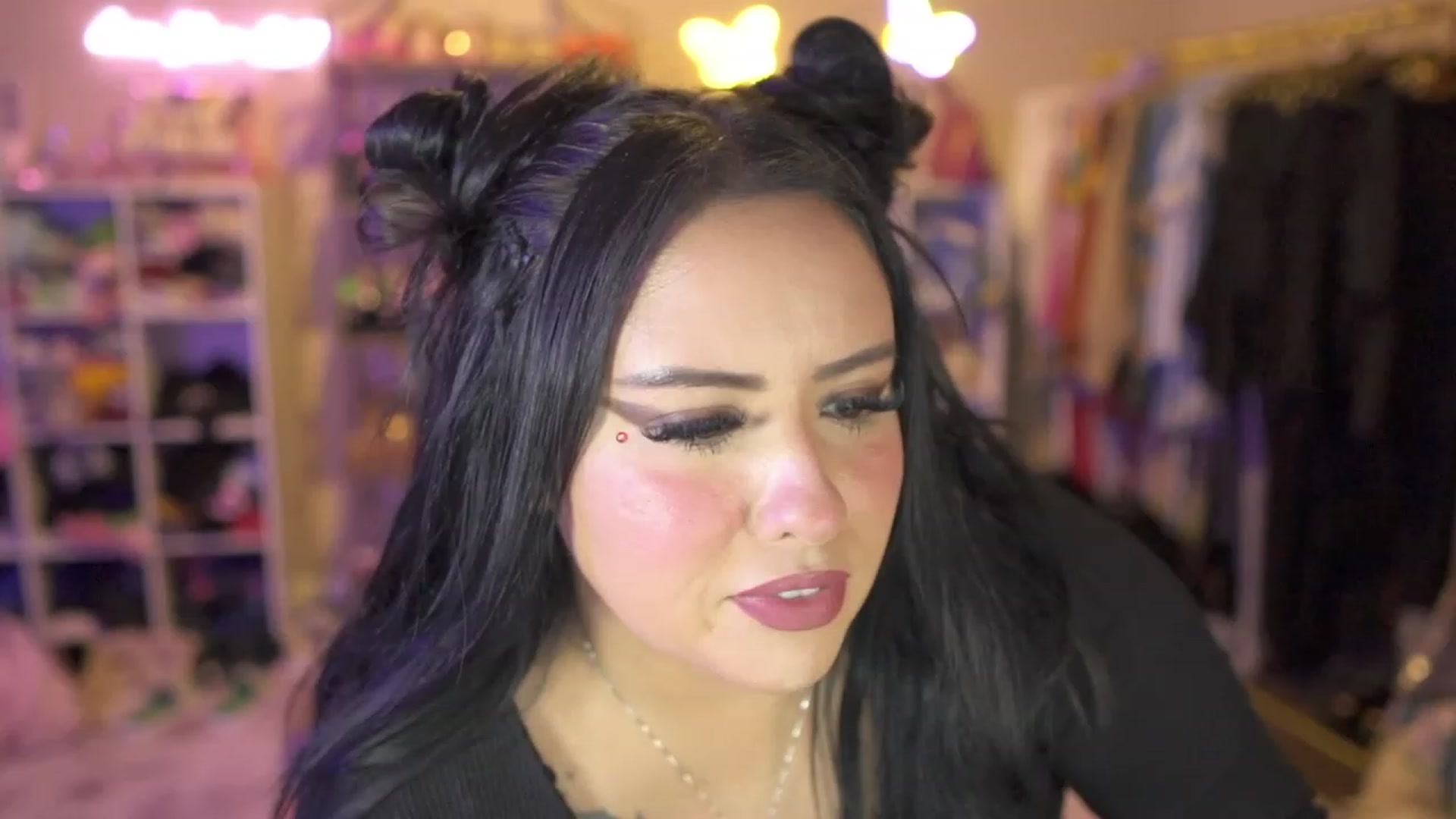 Gallery image thumbnail from Kamila__'s myfreecams stream on, 08/11/2023, 01:57 image 13 of 20