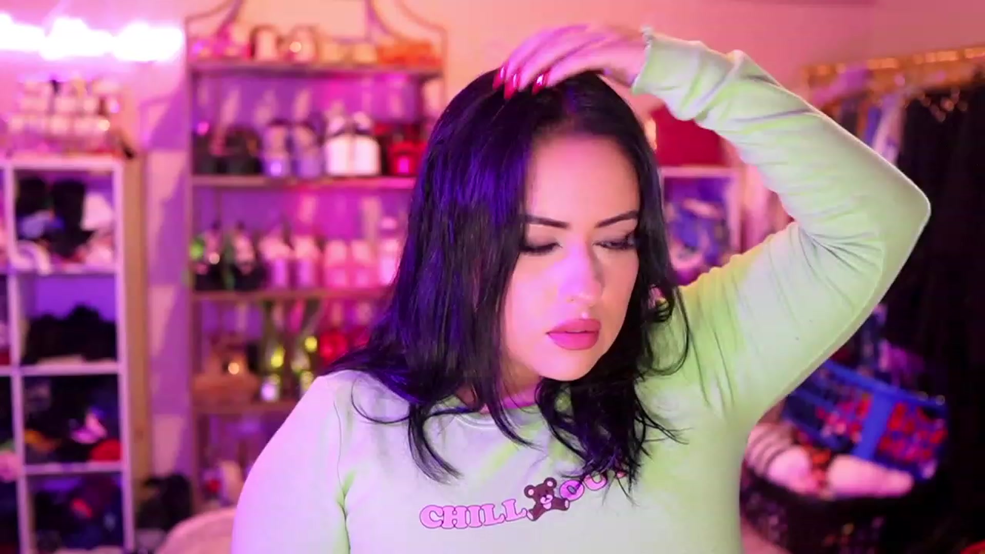 Gallery image thumbnail from Kamila__'s myfreecams stream on, 08/20/2023, 19:46 image 3 of 20