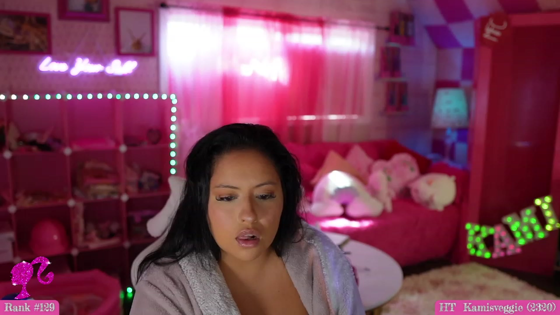 Gallery image thumbnail from Kamila__'s myfreecams stream on, 09/10/2023, 18:15 image 11 of 20