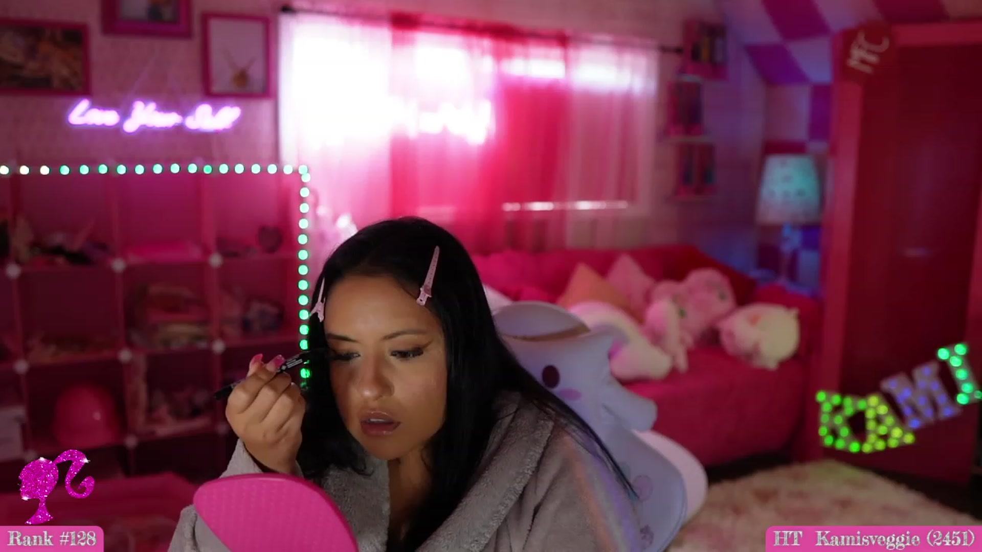 Gallery image thumbnail from Kamila__'s myfreecams stream on, 09/10/2023, 18:15 image 17 of 20