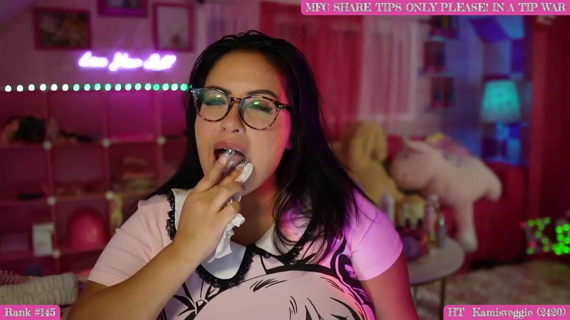 Gallery image thumbnail from Kamila__'s myfreecams stream on, 09/24/2023, 10:04 image 8 of 20