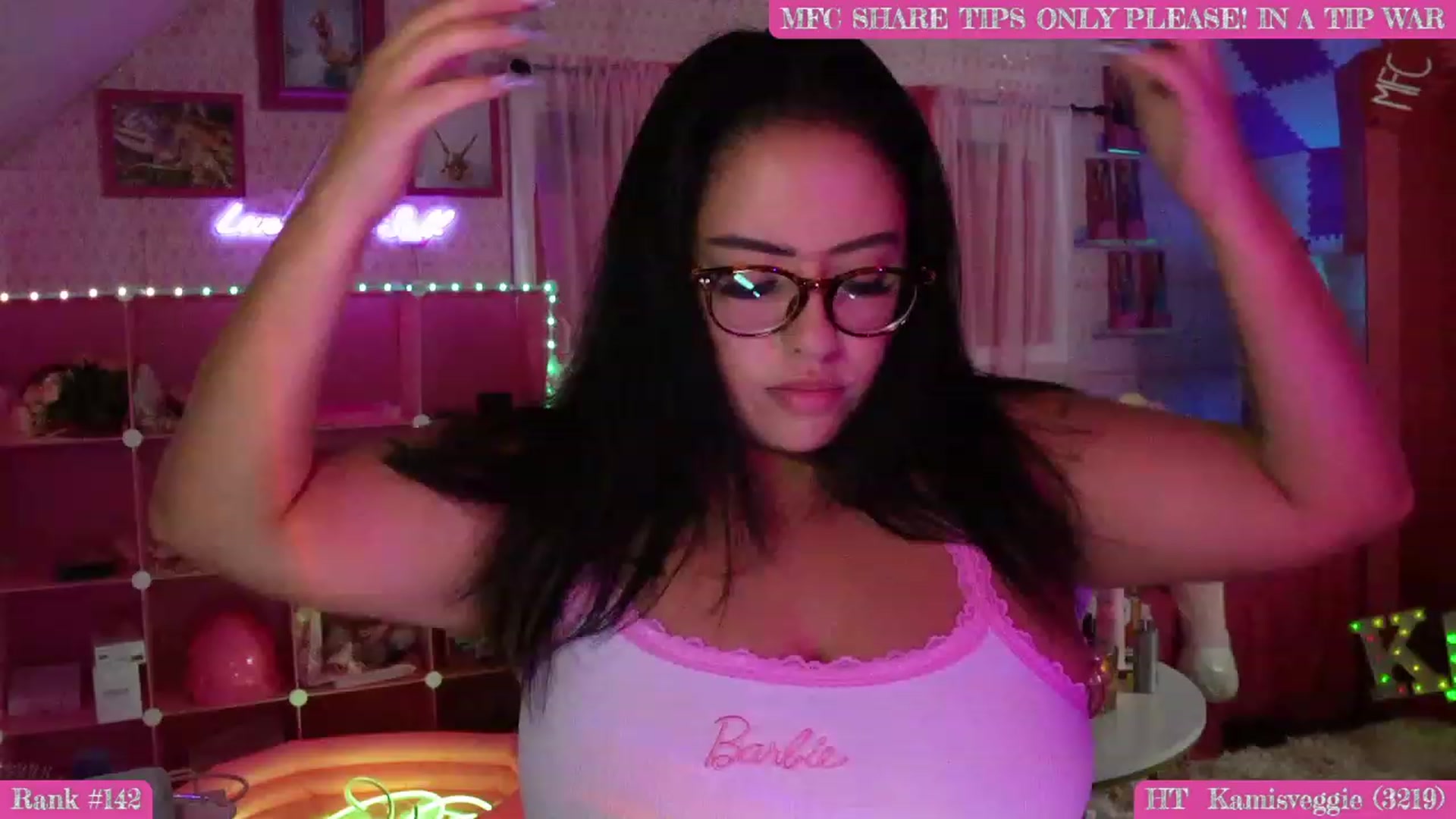 Gallery image thumbnail from Kamila__'s myfreecams stream on, 09/24/2023, 10:48 image 9 of 20