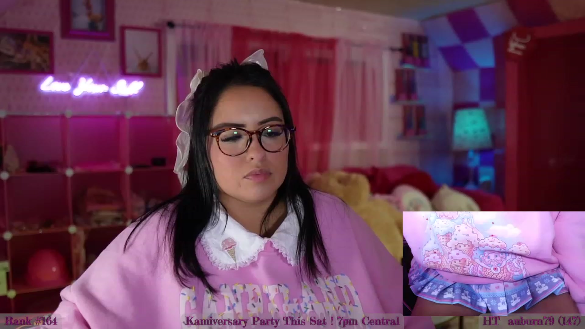 Gallery image thumbnail from Kamila__'s myfreecams stream on, 09/27/2023, 02:30 image 19 of 20