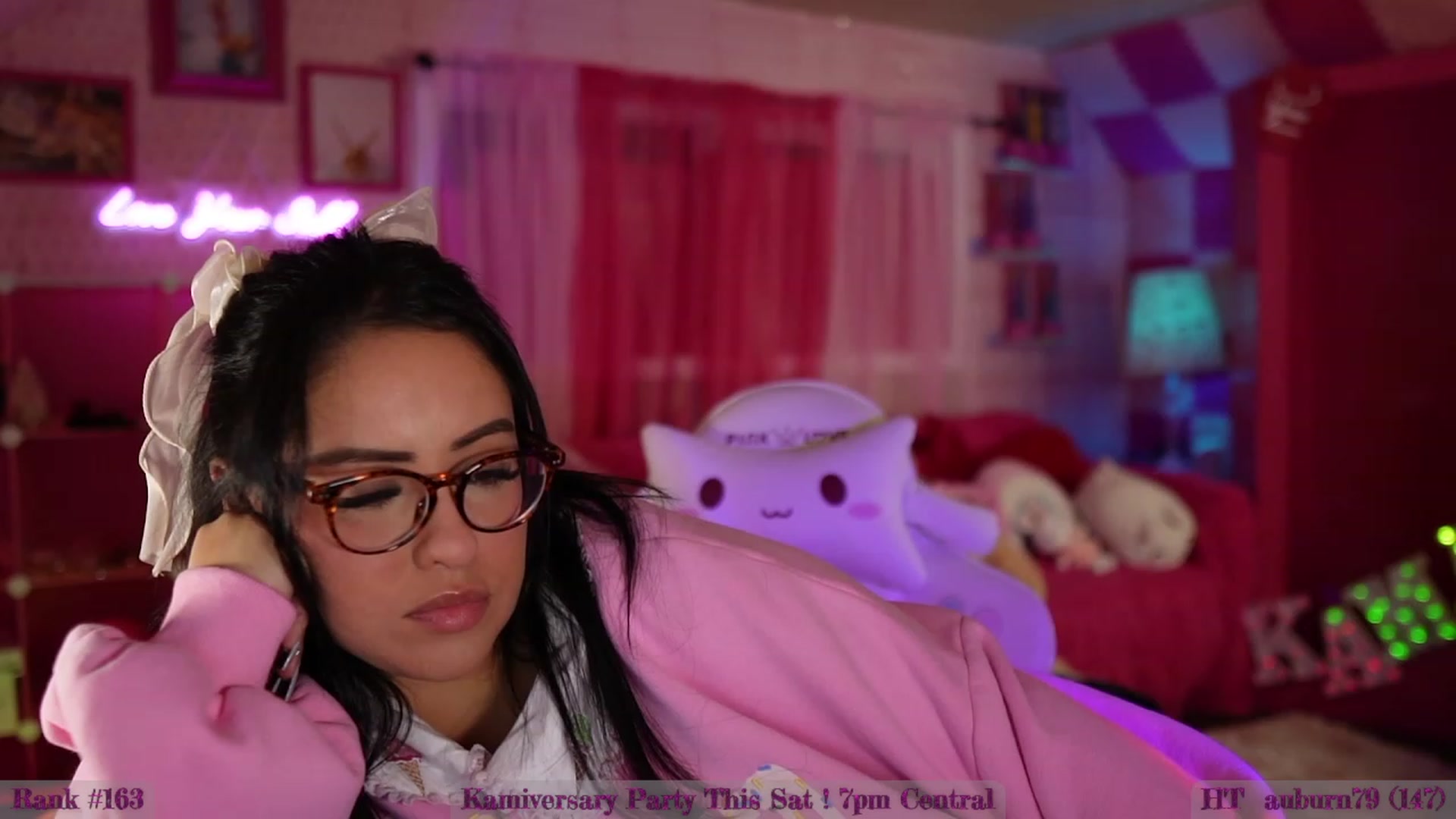 Gallery image thumbnail from Kamila__'s myfreecams stream on, 09/27/2023, 02:30 image 10 of 20