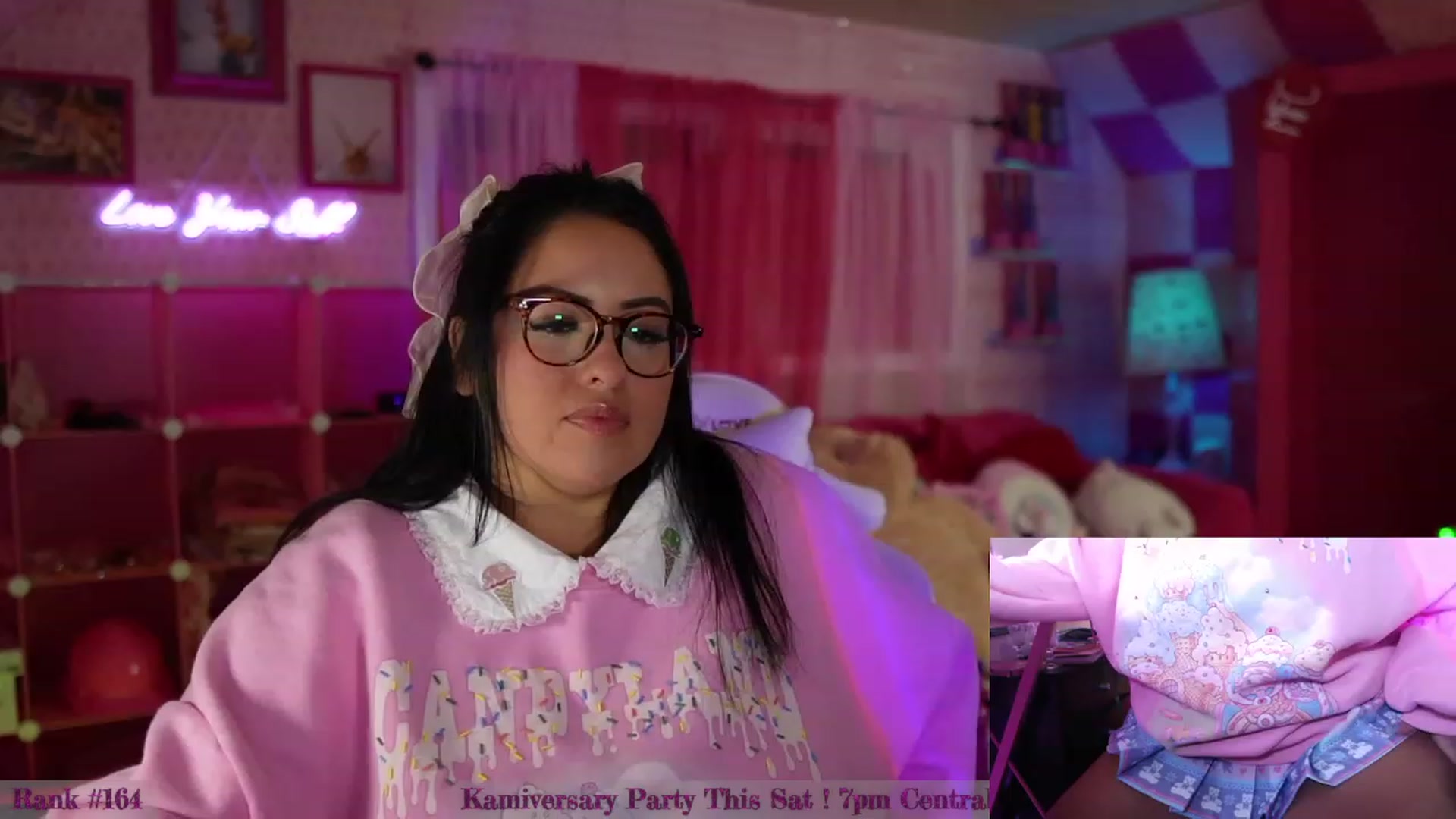 Gallery image thumbnail from Kamila__'s myfreecams stream on, 09/27/2023, 02:30 image 12 of 20