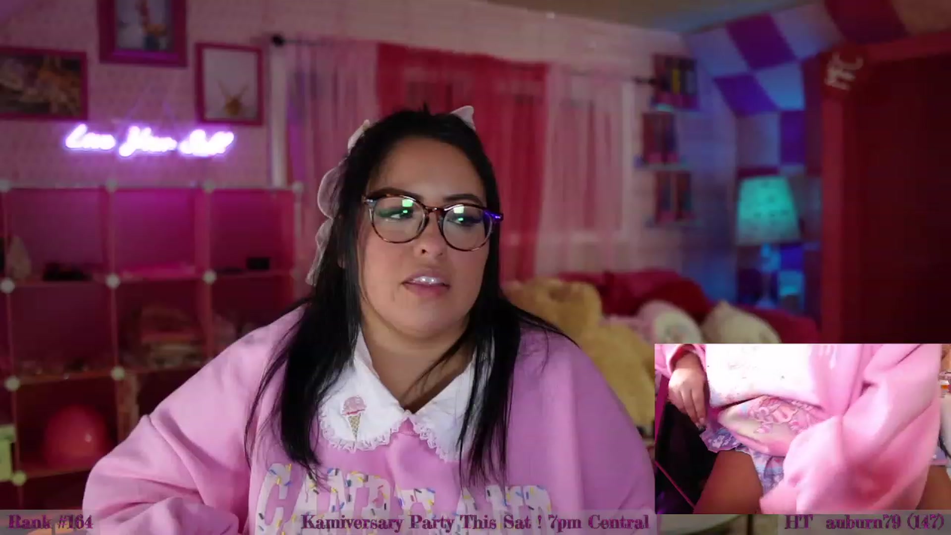 Gallery image thumbnail from Kamila__'s myfreecams stream on, 09/27/2023, 02:30 image 16 of 20