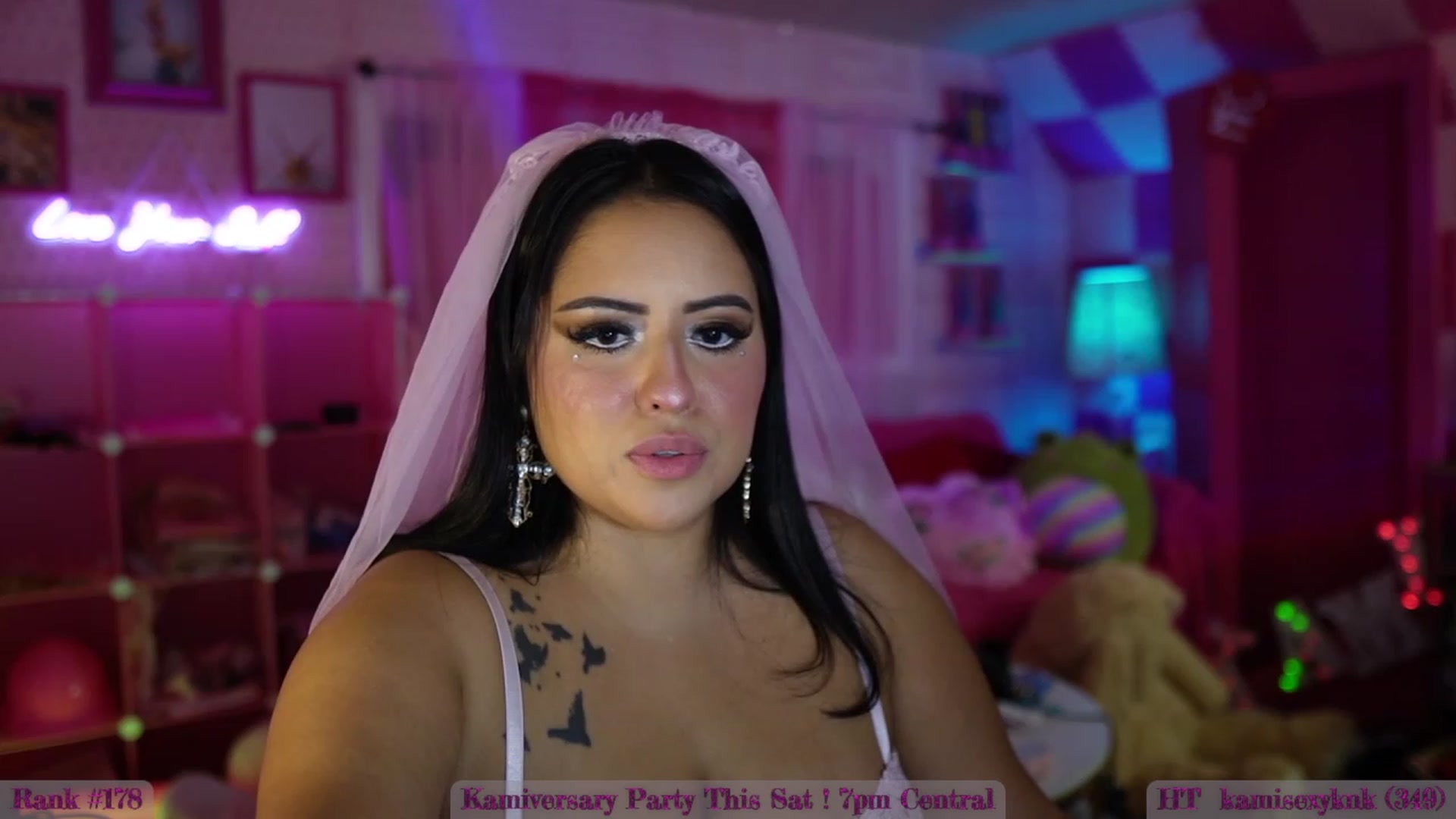 Gallery image thumbnail from Kamila__'s myfreecams stream on, 09/30/2023, 06:57 image 12 of 20