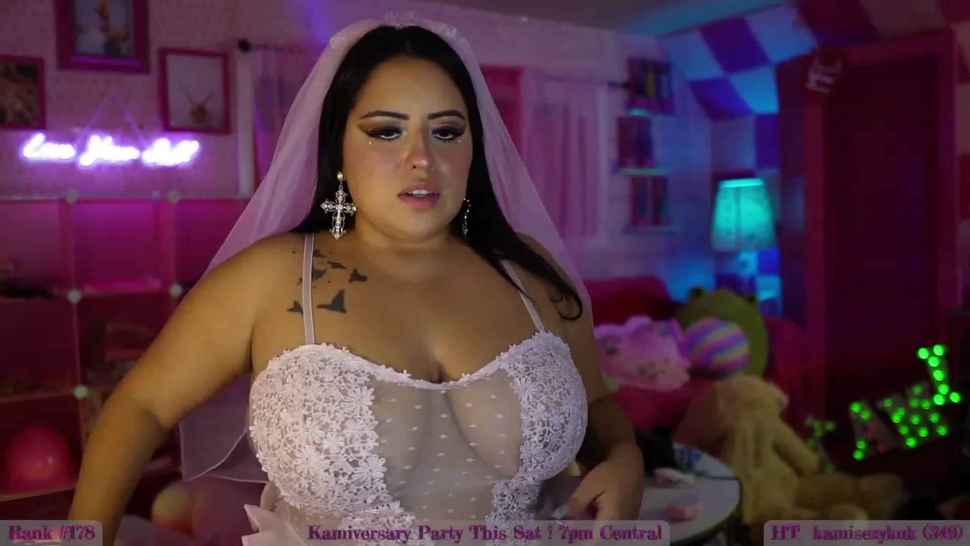 Gallery image thumbnail from Kamila__'s myfreecams stream on, 09/30/2023, 06:57 image 13 of 20