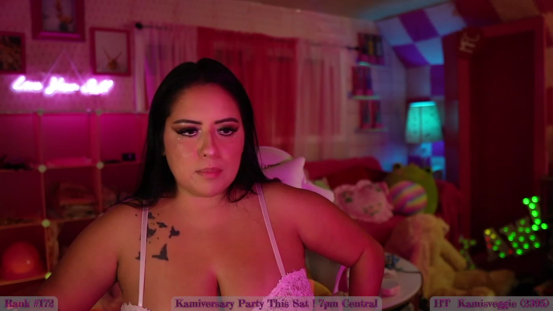 Gallery image thumbnail from Kamila__'s myfreecams stream on, 09/30/2023, 10:13 image 14 of 20