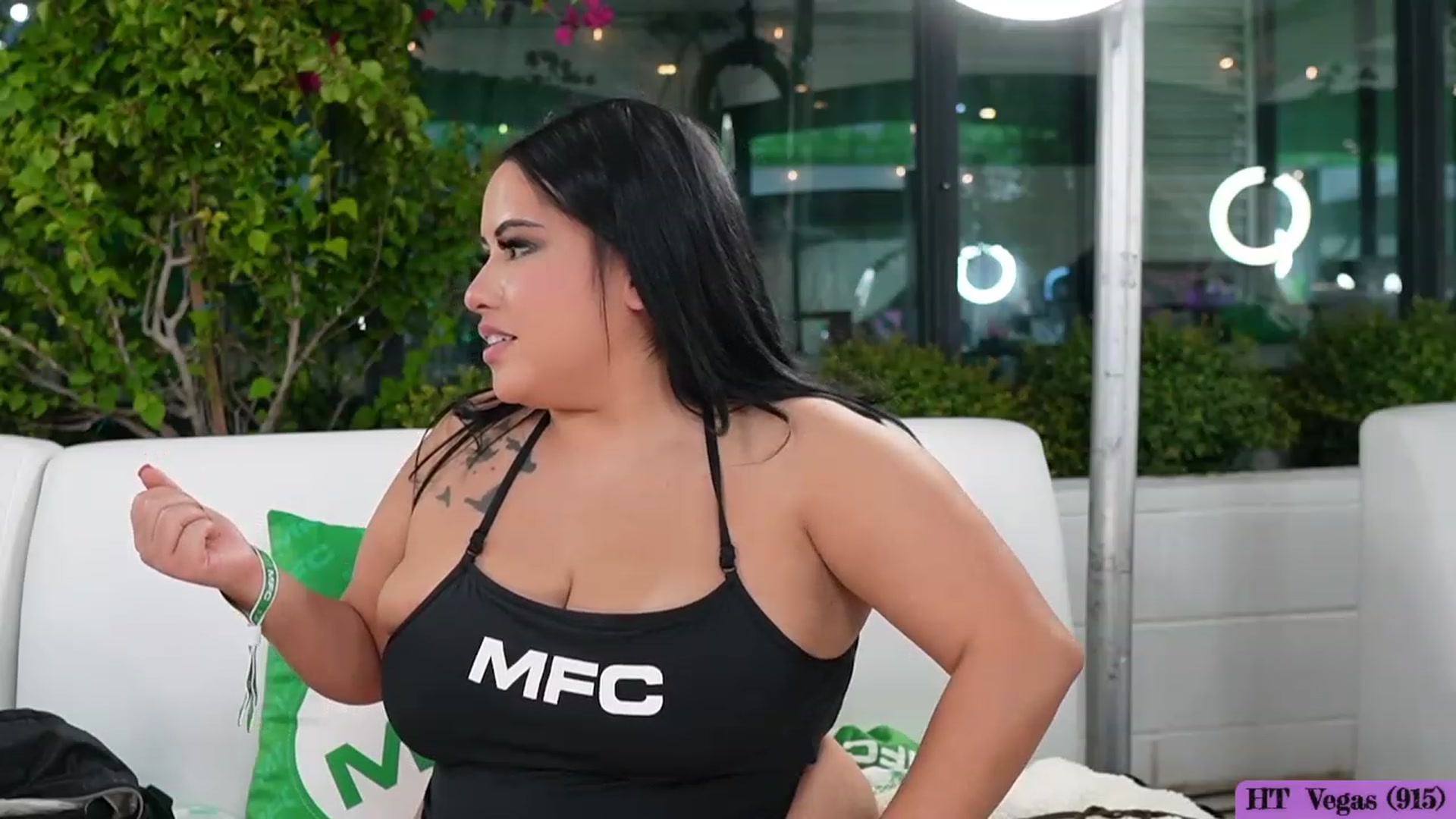 Gallery image thumbnail from Kamila__'s myfreecams stream on, 10/10/2023, 02:21 image 18 of 20