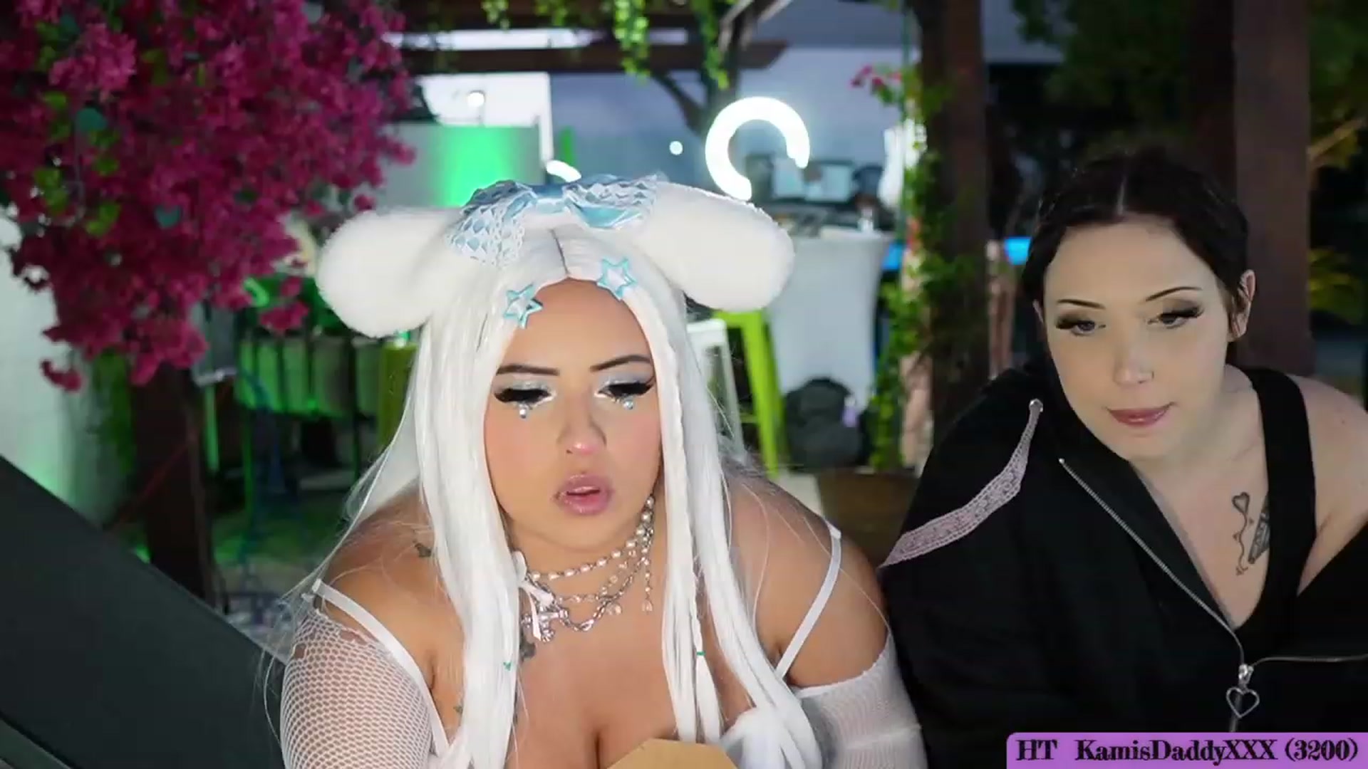 Gallery image thumbnail from Kamila__'s myfreecams stream on, 10/12/2023, 01:33 image 5 of 20