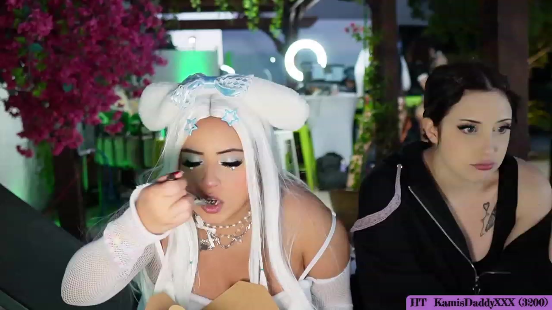 Gallery image thumbnail from Kamila__'s myfreecams stream on, 10/12/2023, 01:33 image 6 of 20