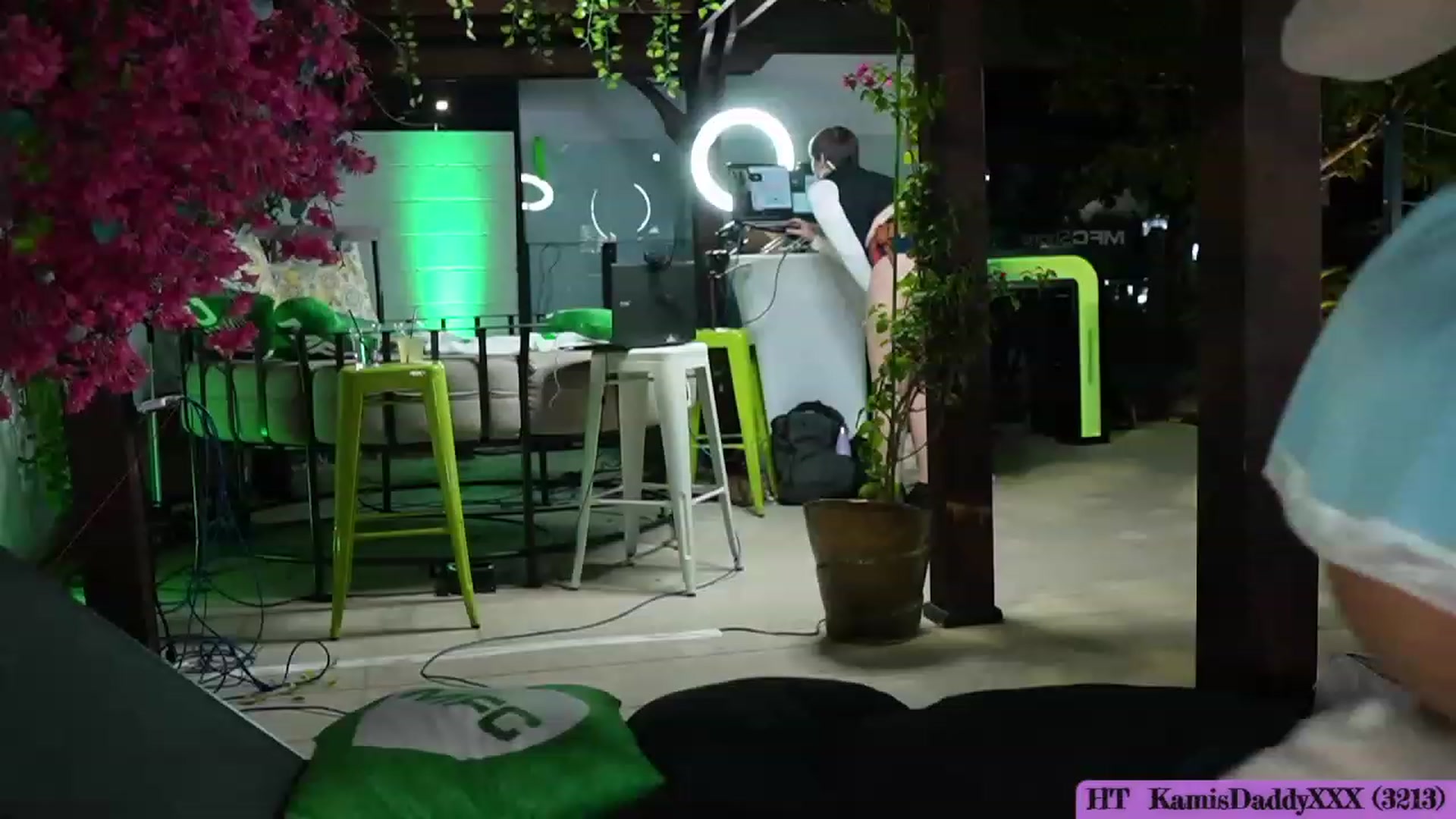 Gallery image thumbnail from Kamila__'s myfreecams stream on, 10/12/2023, 01:55 image 14 of 20