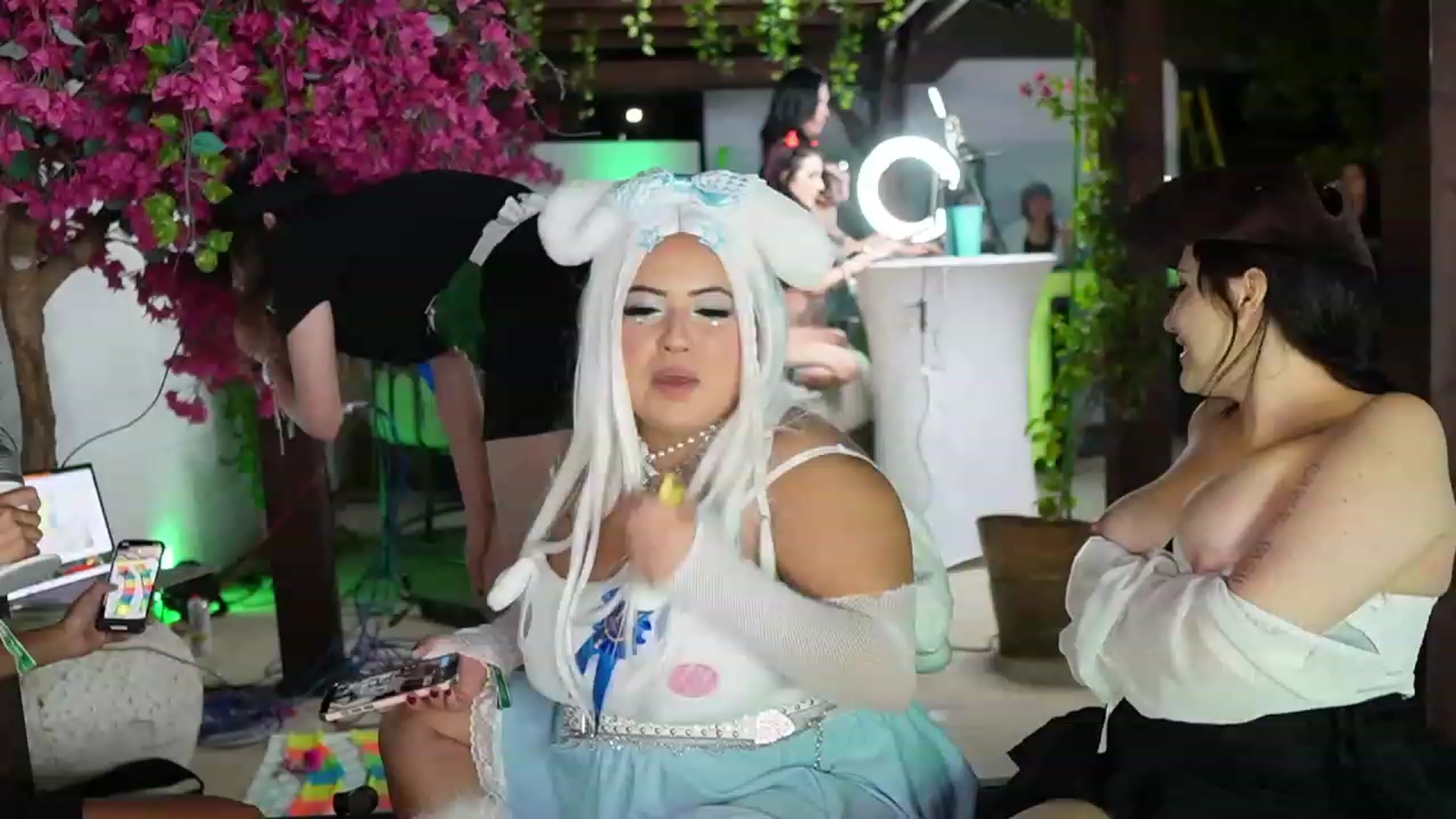 Gallery image thumbnail from Kamila__'s myfreecams stream on, 10/12/2023, 05:11 image 2 of 20