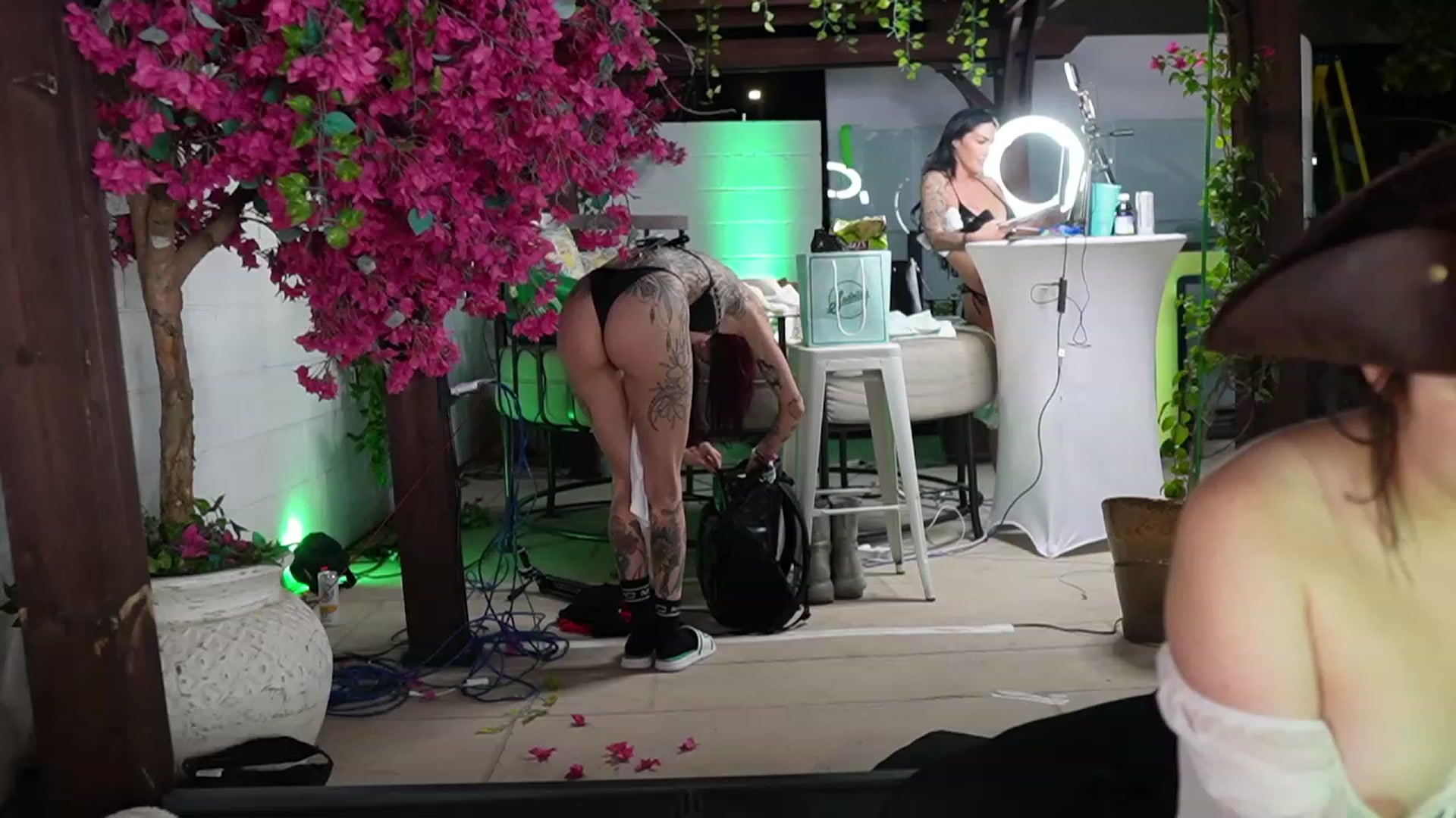Gallery image thumbnail from Kamila__'s myfreecams stream on, 10/12/2023, 05:11 image 12 of 20
