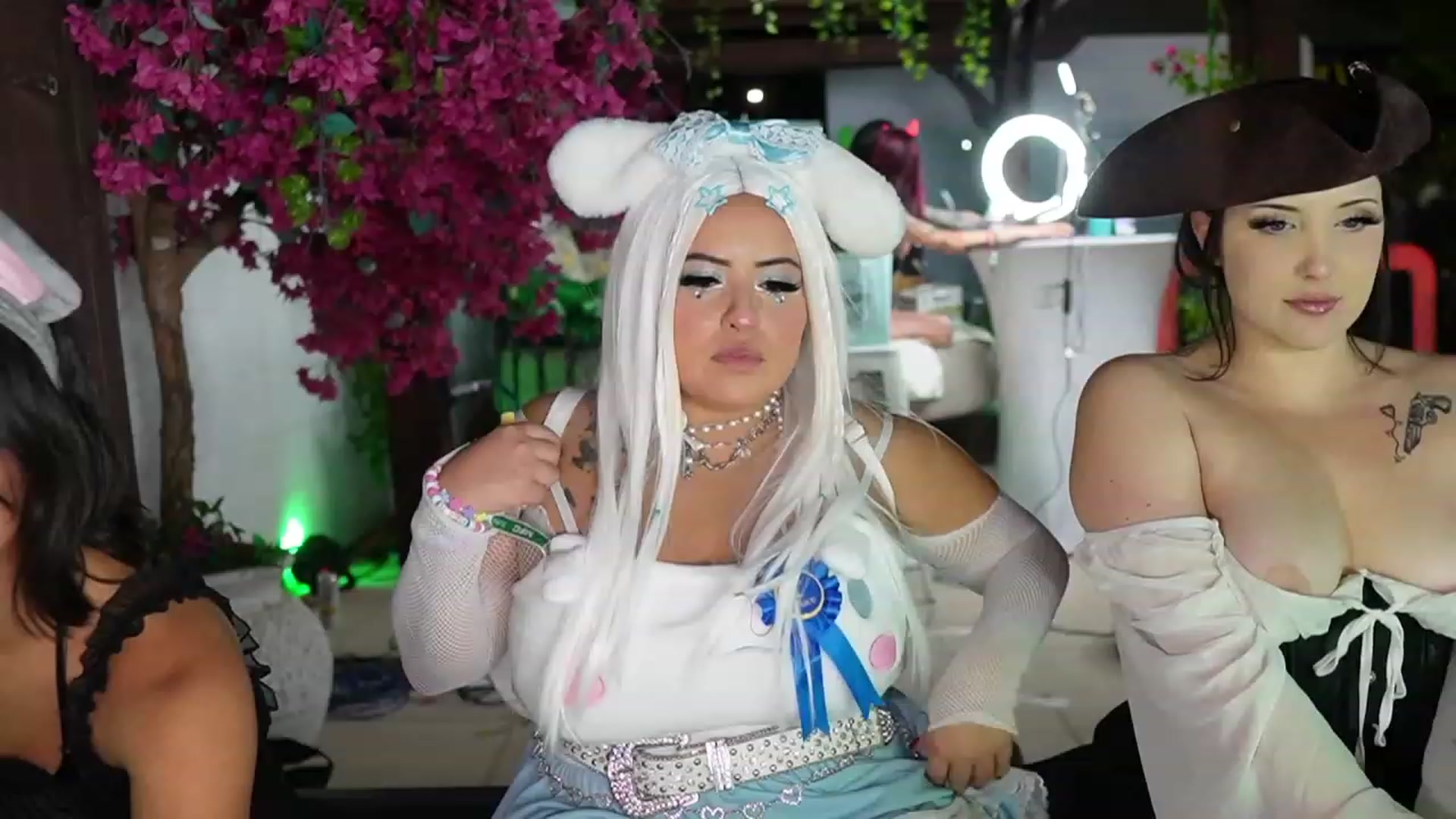 Gallery image thumbnail from Kamila__'s myfreecams stream on, 10/12/2023, 05:11 image 9 of 20