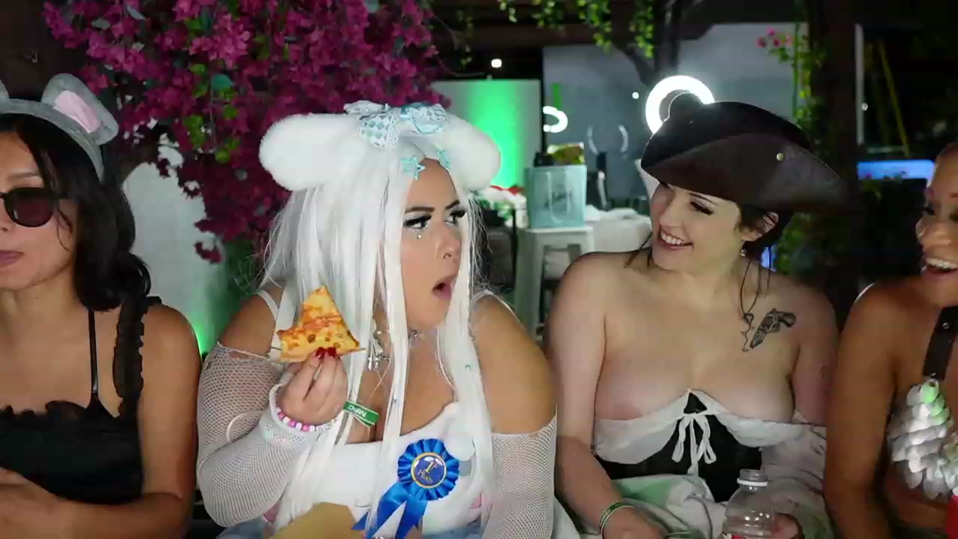 Gallery image thumbnail from Kamila__'s myfreecams stream on, 10/12/2023, 05:11 image 17 of 20