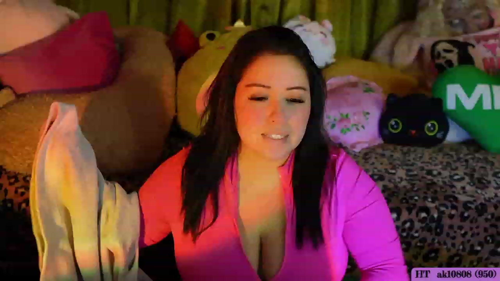 Gallery image thumbnail from Kamila__'s myfreecams stream on, 10/15/2023, 23:21 image 20 of 20