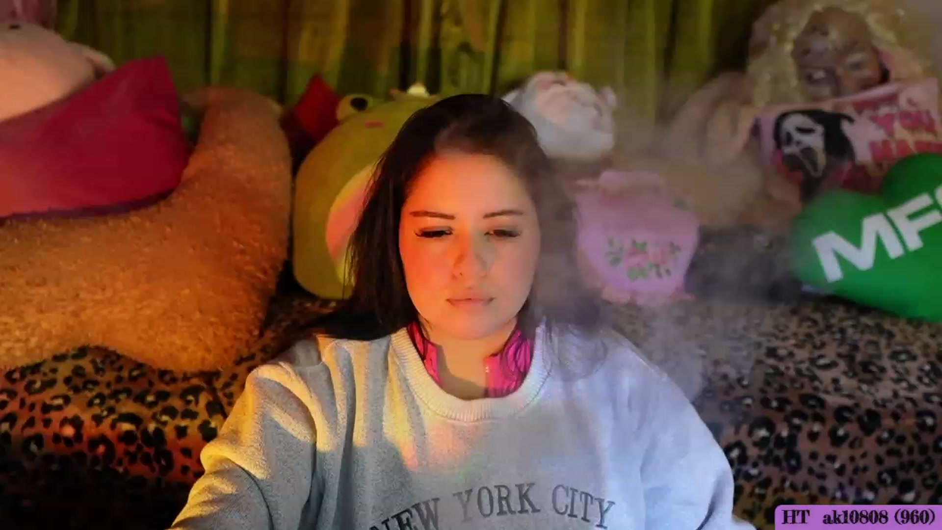 Gallery image thumbnail from Kamila__'s myfreecams stream on, 10/16/2023, 24:00 image 7 of 20